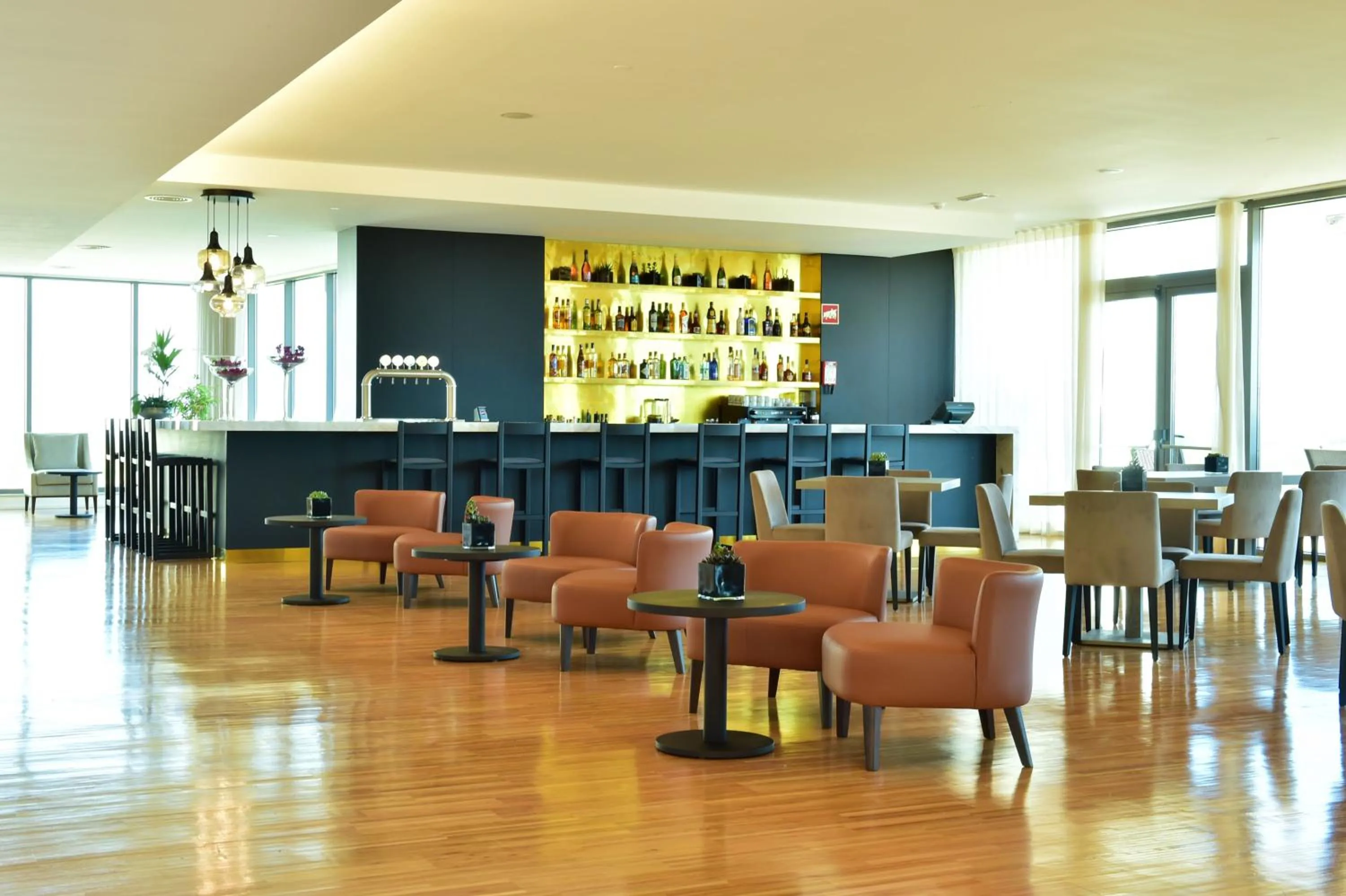 Lounge or bar in Algarve Race Resort - Hotel
