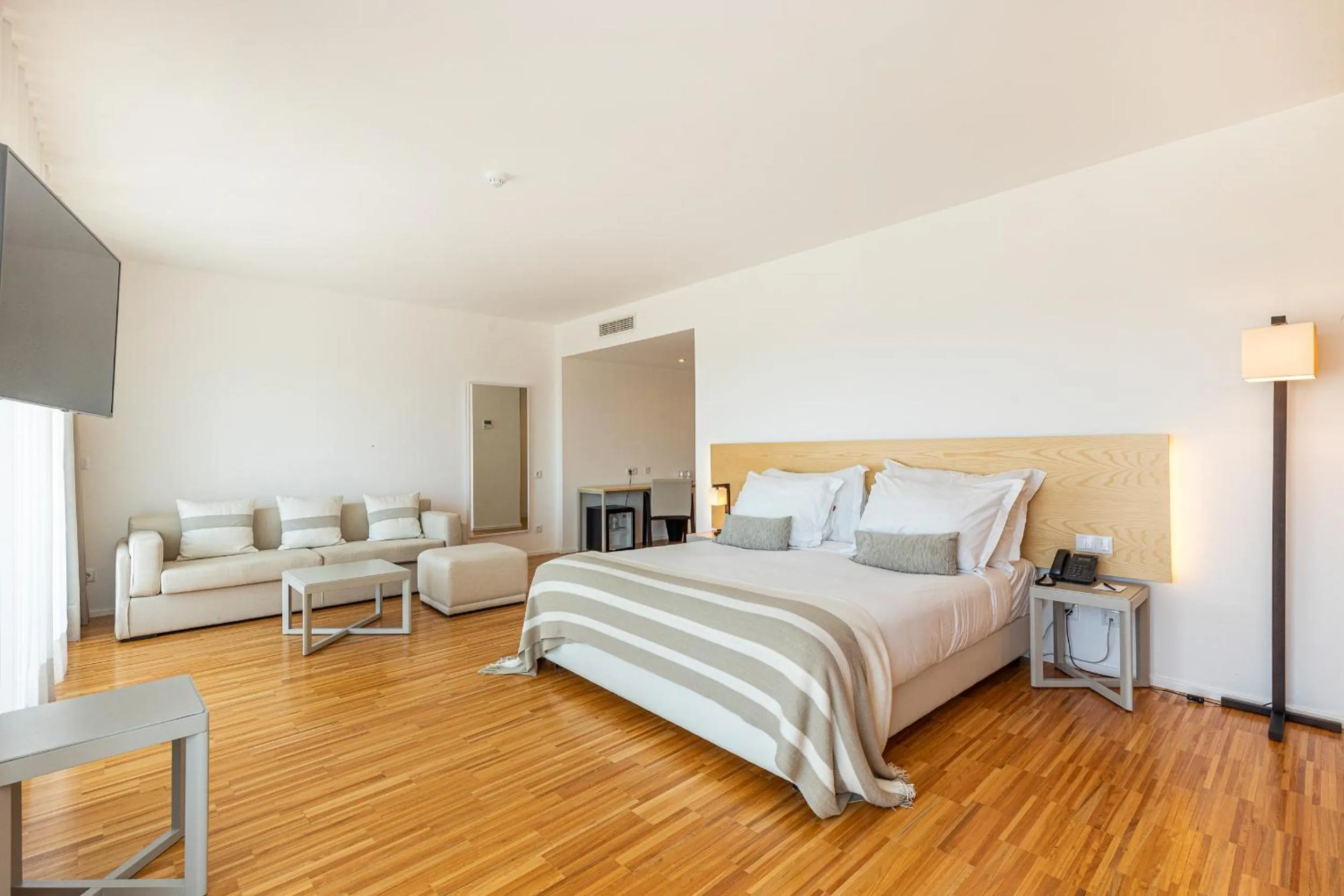 Photo of the whole room, Bed in Algarve Race Resort - Hotel