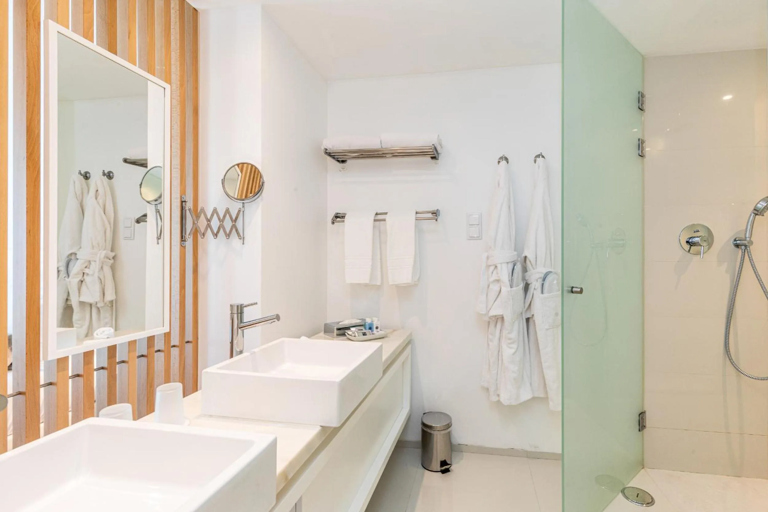 Shower in Algarve Race Resort - Hotel