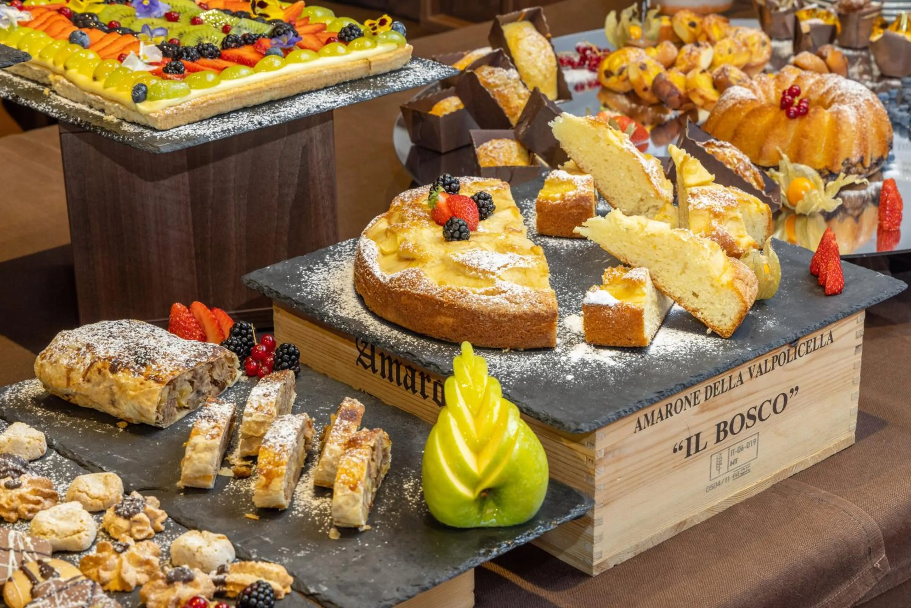 Buffet breakfast in Luna Wellness Hotel