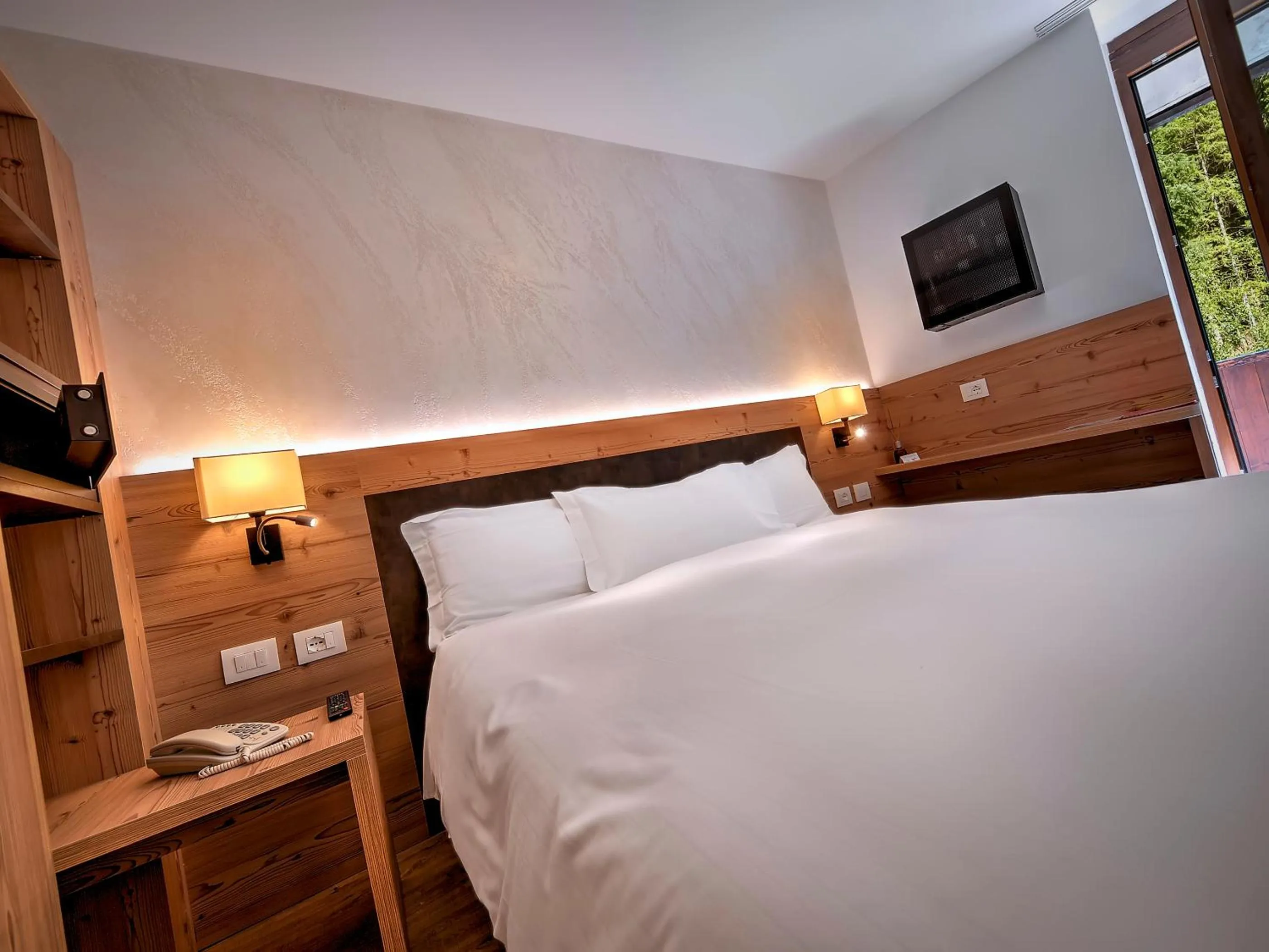 Photo of the whole room, Bed in Luna Wellness Hotel