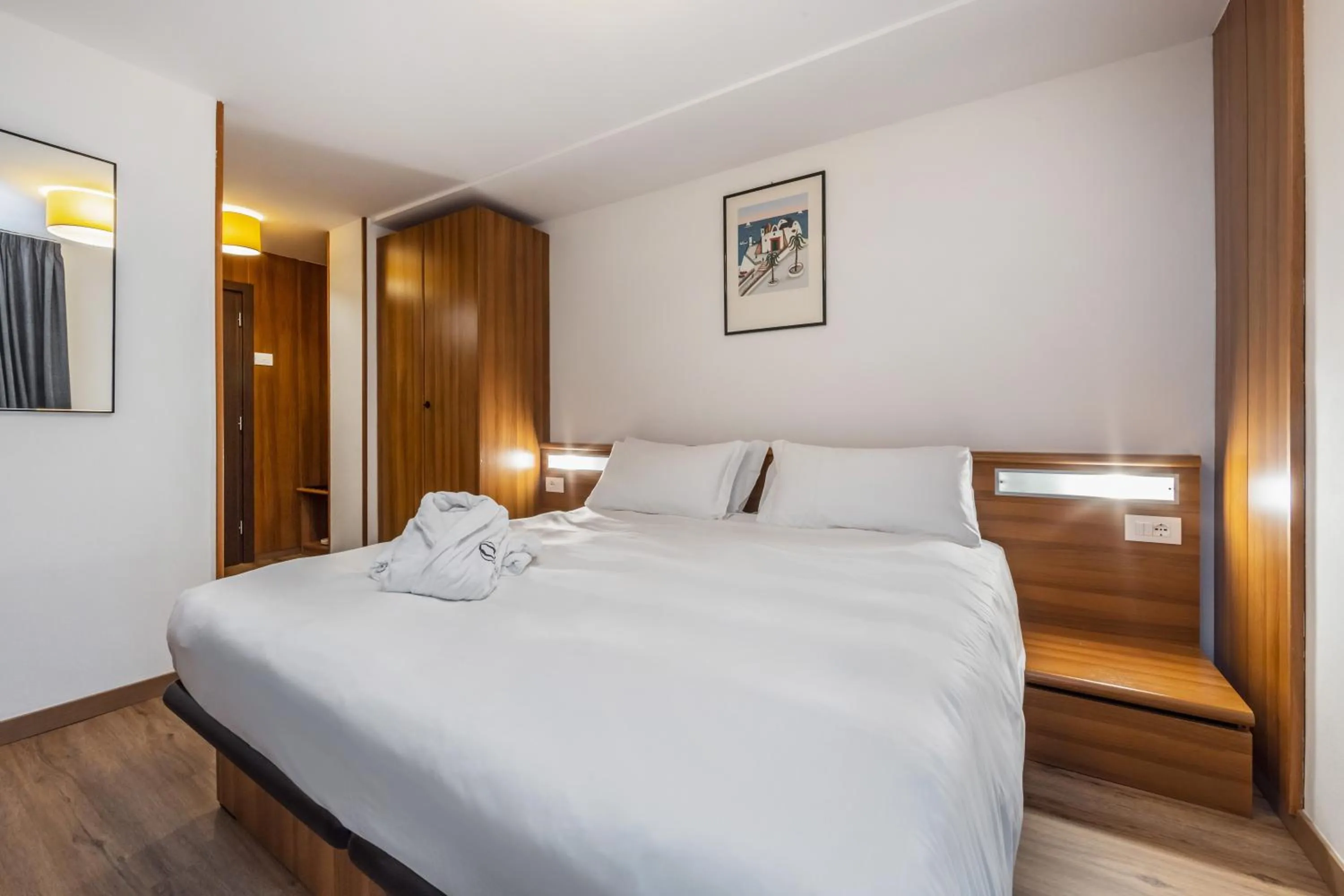 Bedroom, Bed in Luna Wellness Hotel