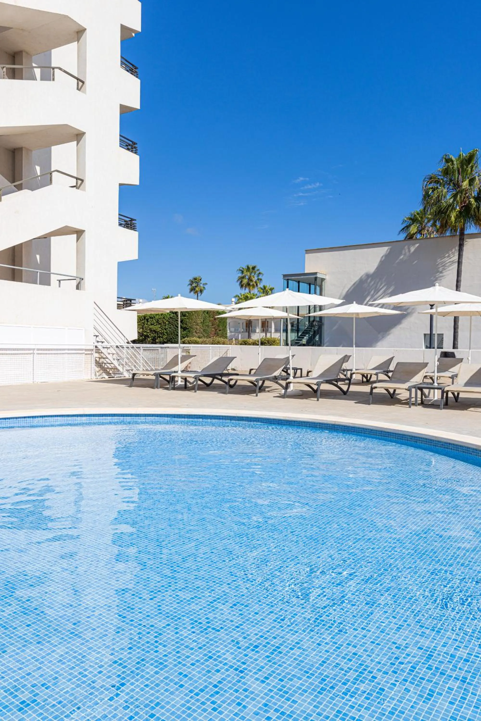 Swimming pool in INNSiDE by Meliá Alcudia