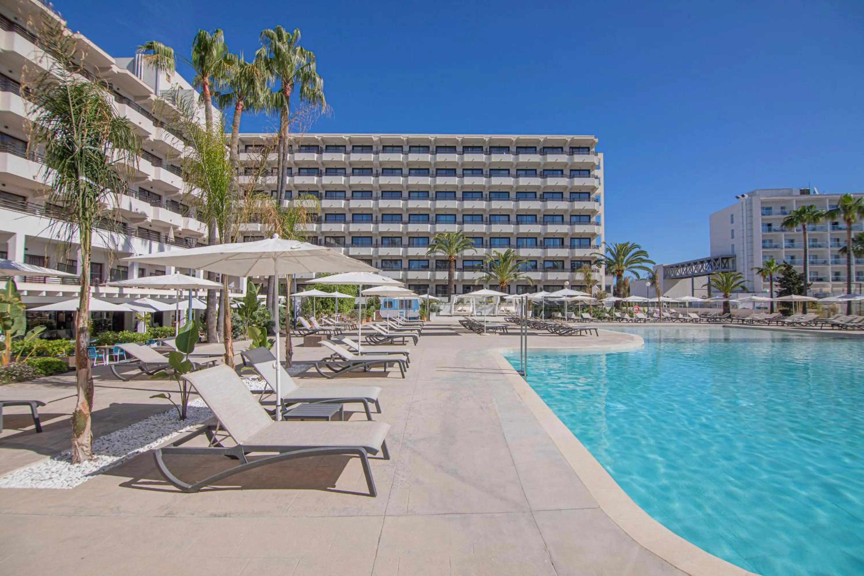 Property building in INNSiDE by Meliá Alcudia