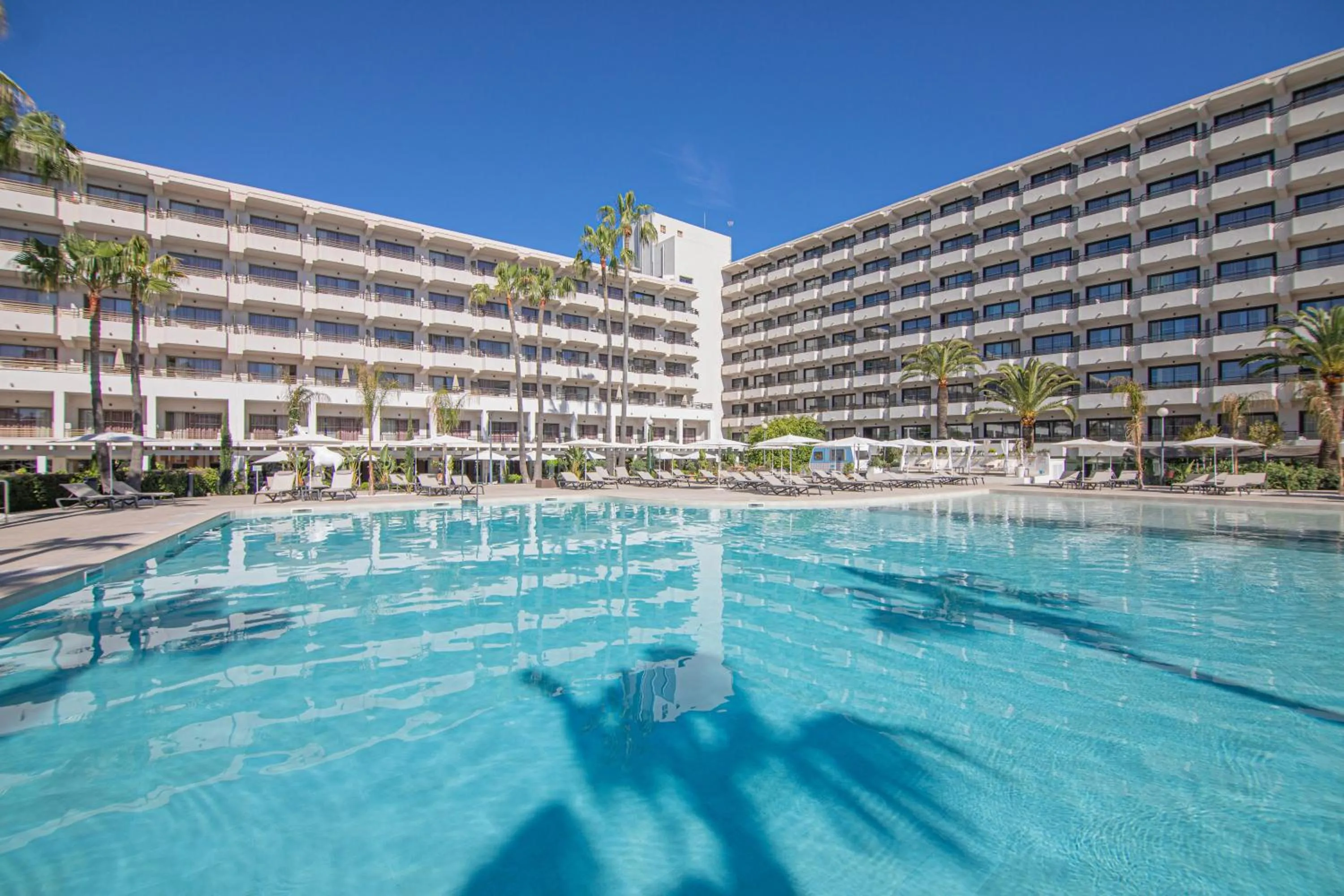 Property building in INNSiDE by Meliá Alcudia