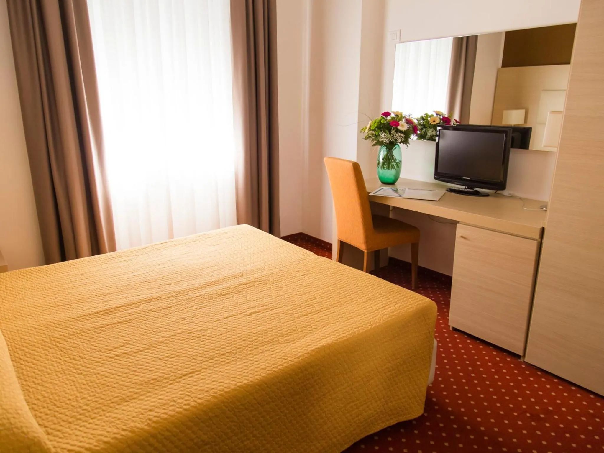 Photo of the whole room, Bed in Hotel Regina