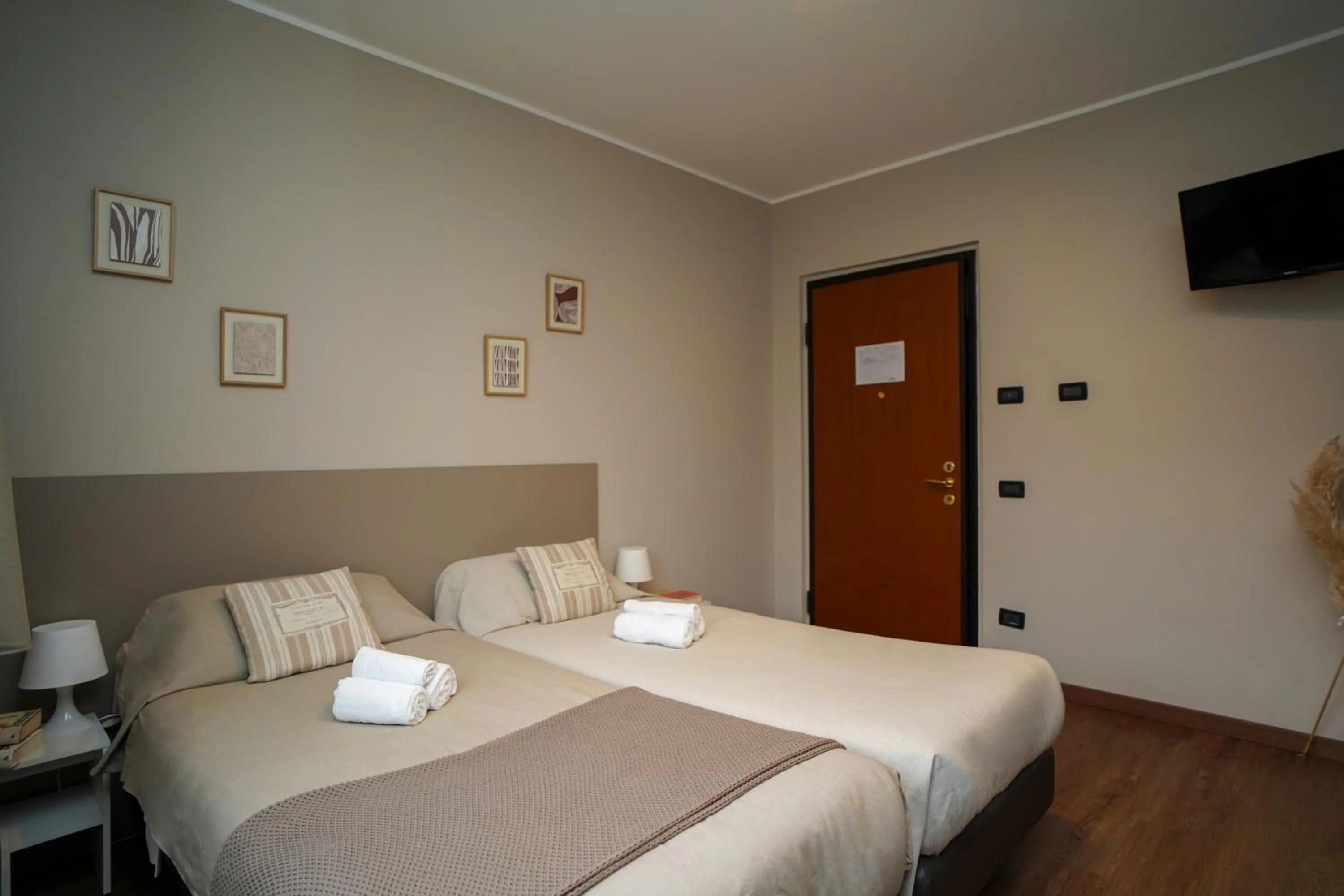 TV and multimedia, Bed in Bnbook Expo Residence Rho