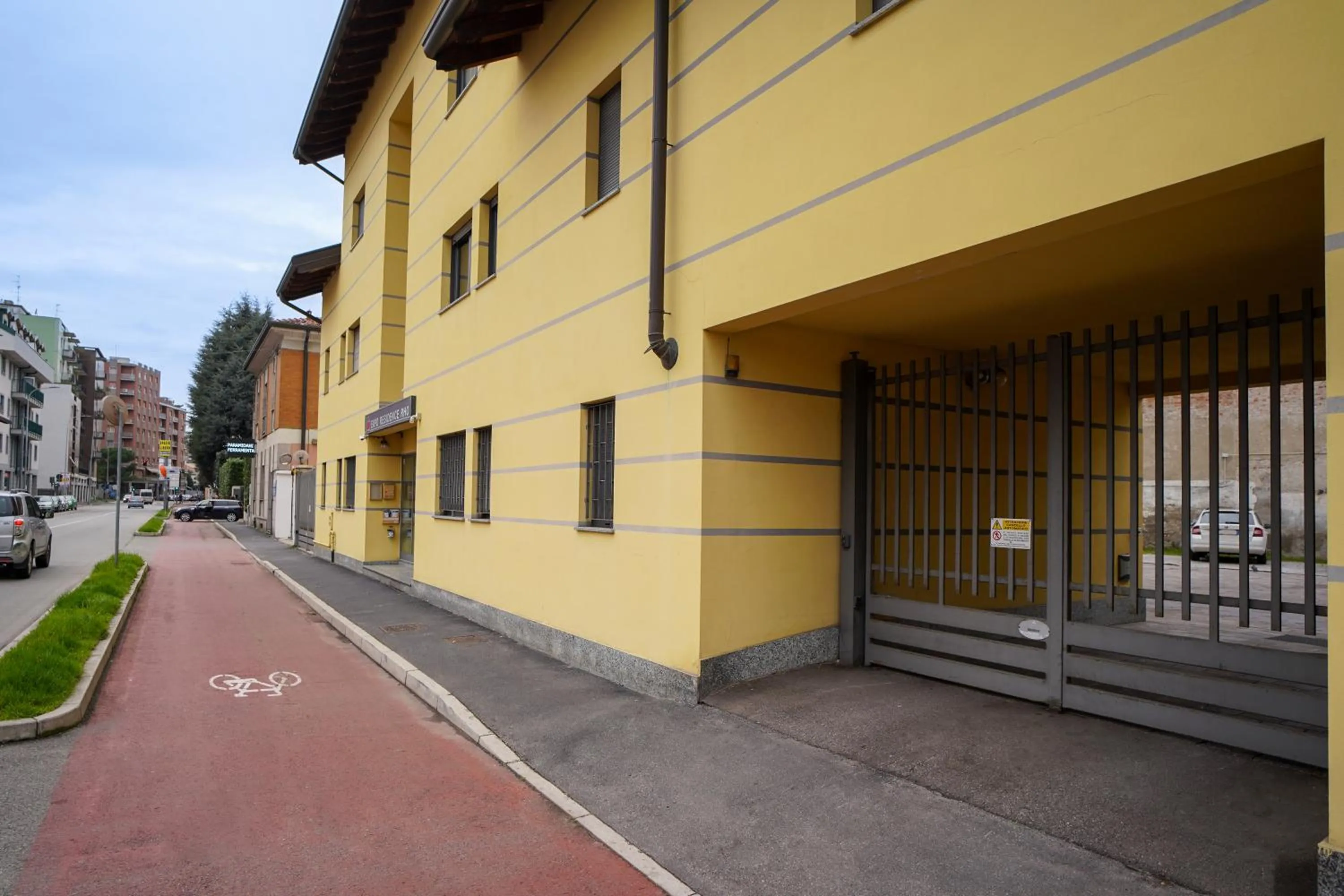 Property building in Bnbook Expo Residence Rho