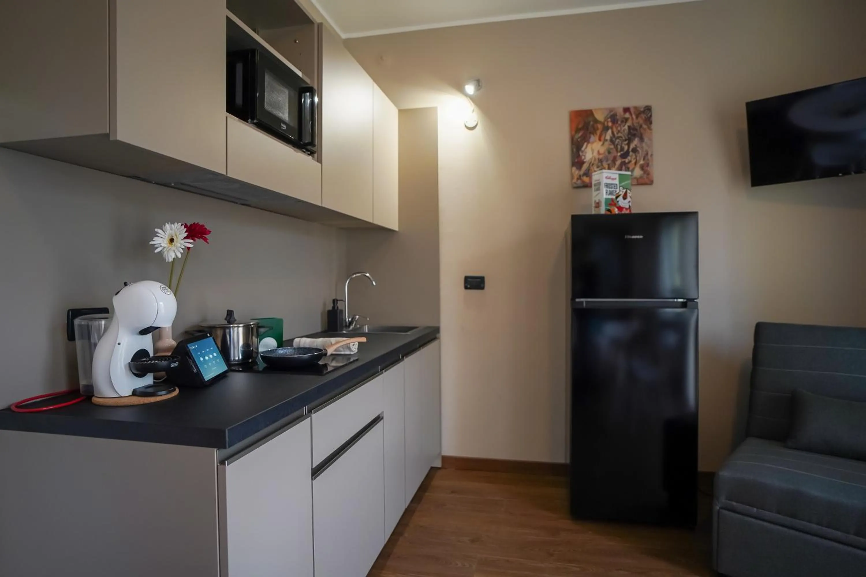 Coffee/tea facilities in Bnbook Expo Residence Rho