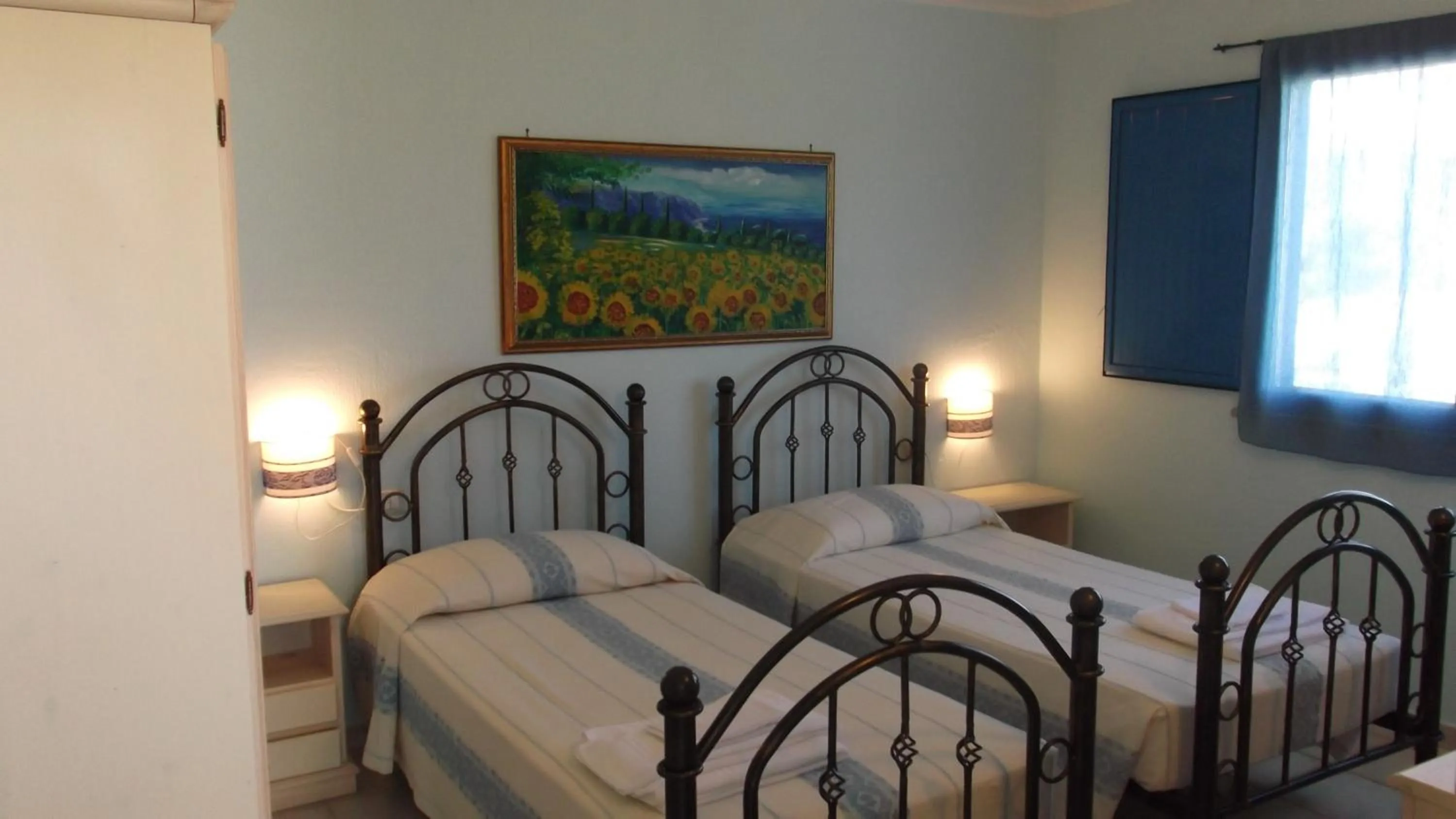 Photo of the whole room, Bed in Hotel Baia Cea