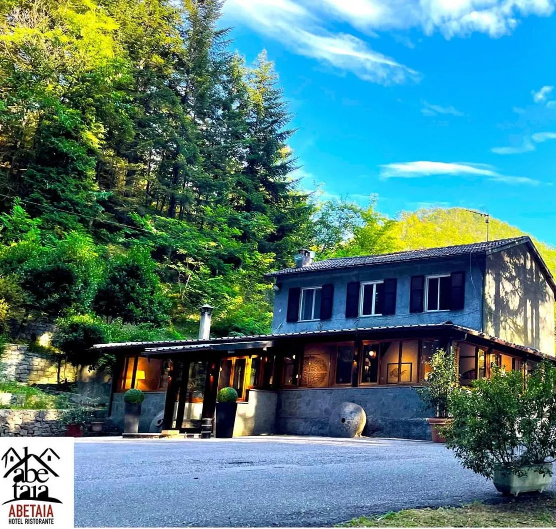 Restaurant/places to eat in Hotel Abetaia