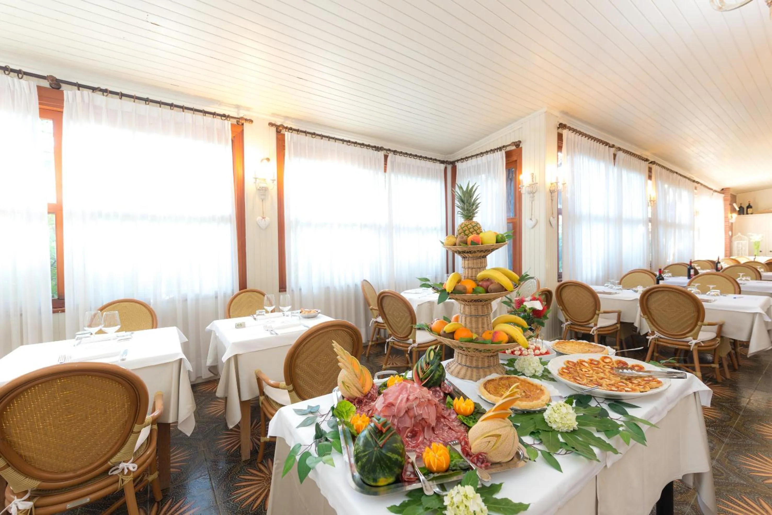 Restaurant/places to eat in Hotel Villa Tiziana