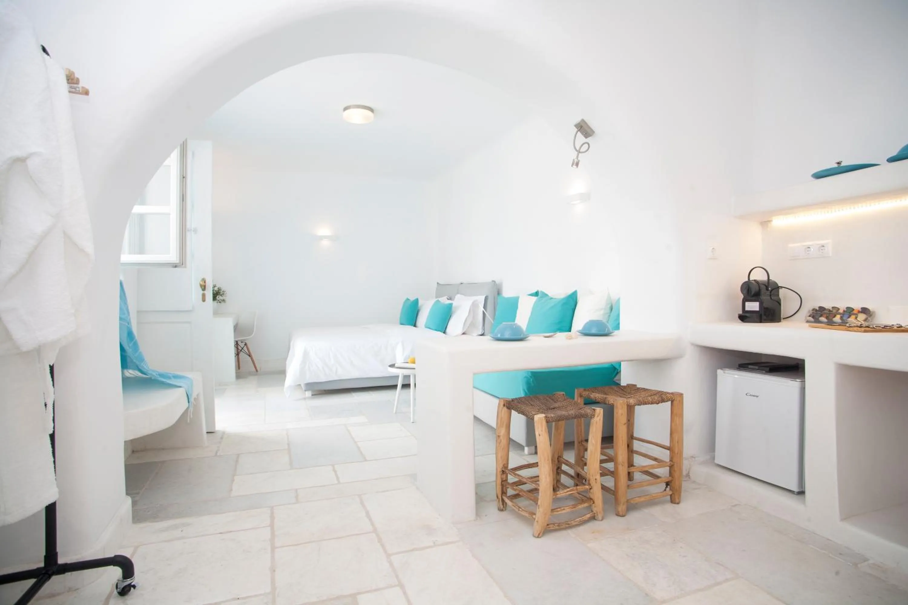 Kitchen or kitchenette, Bed in Mykonos Moussa
