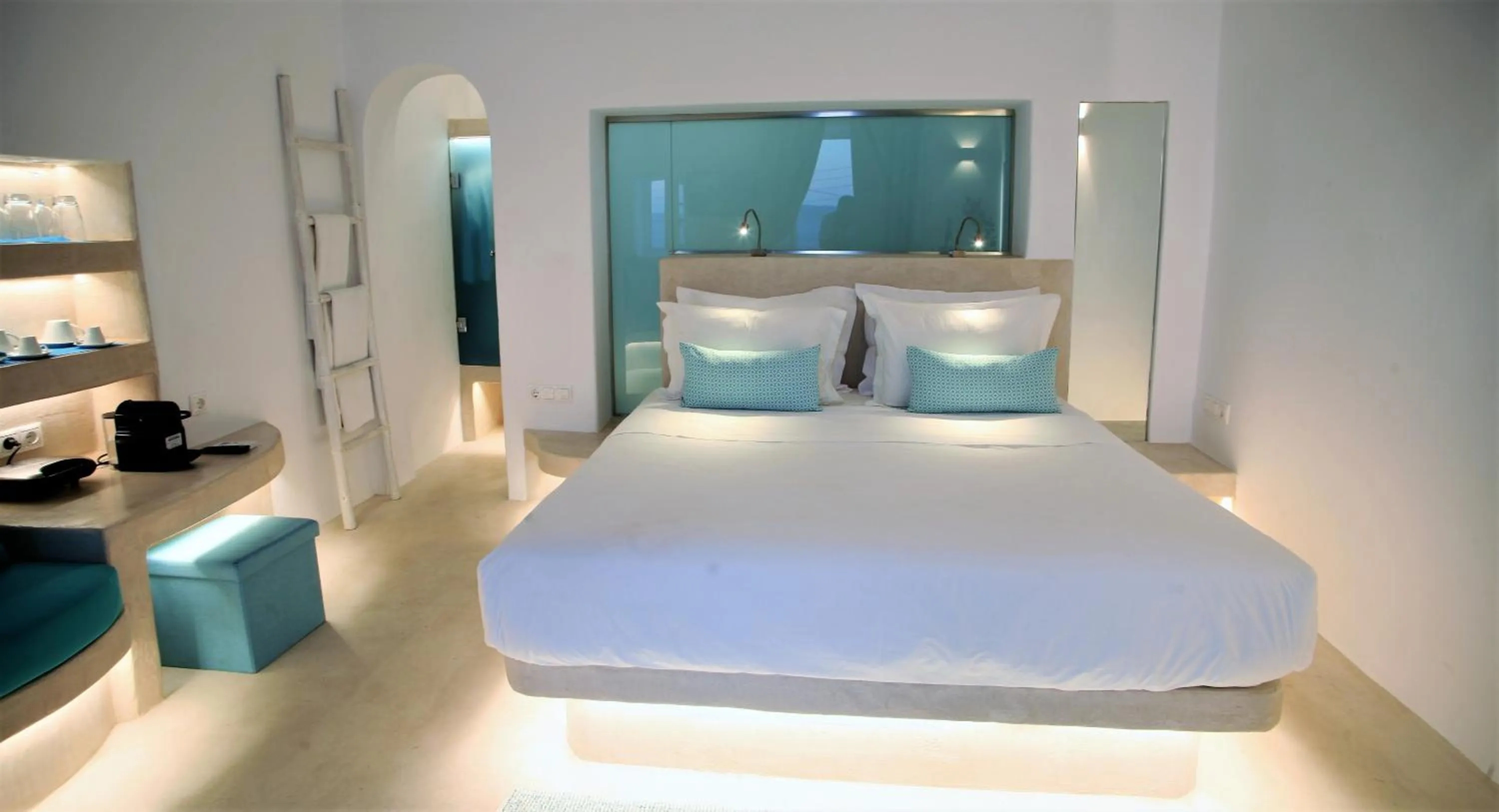 Bed in Mykonos Moussa