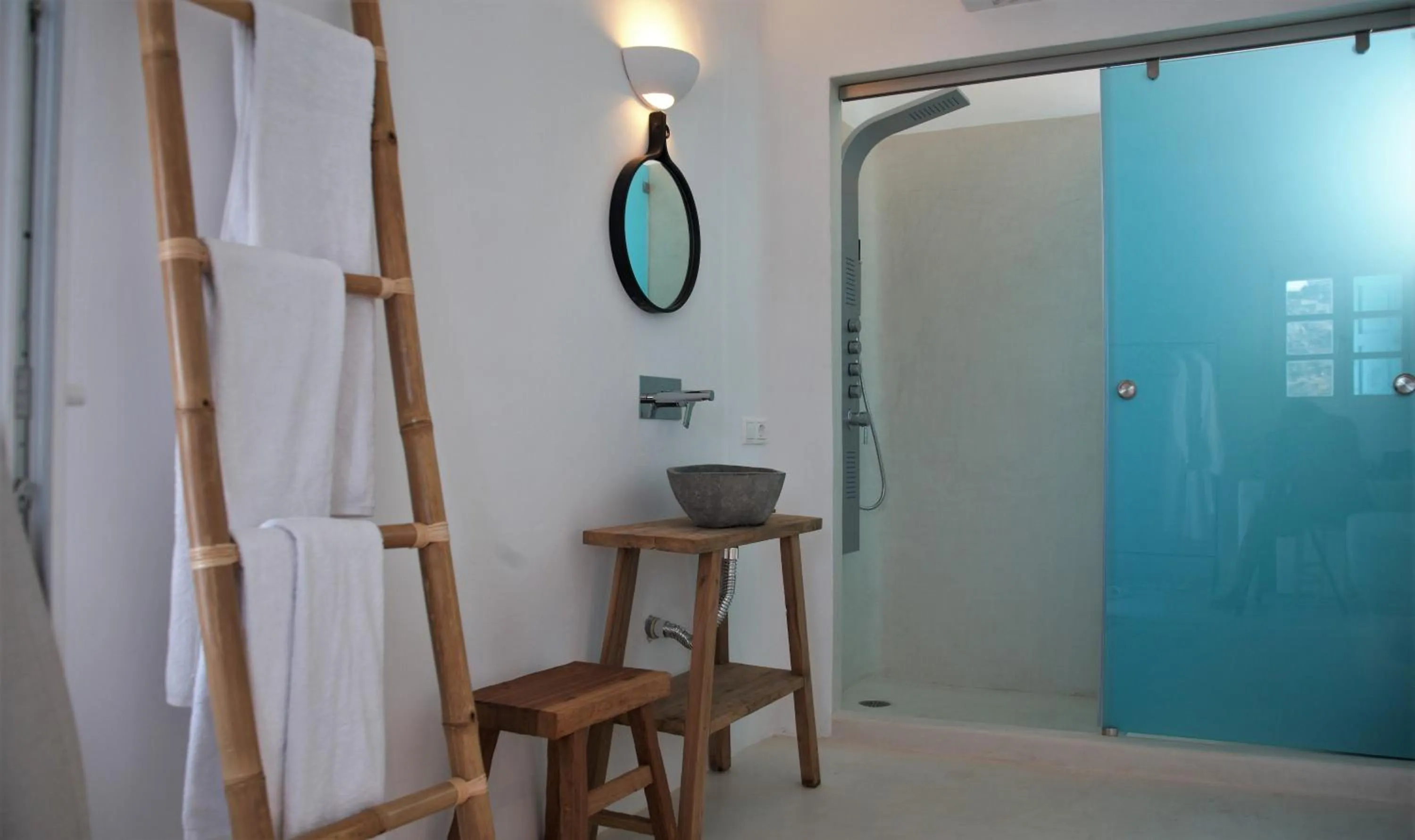 Bathroom in Mykonos Moussa