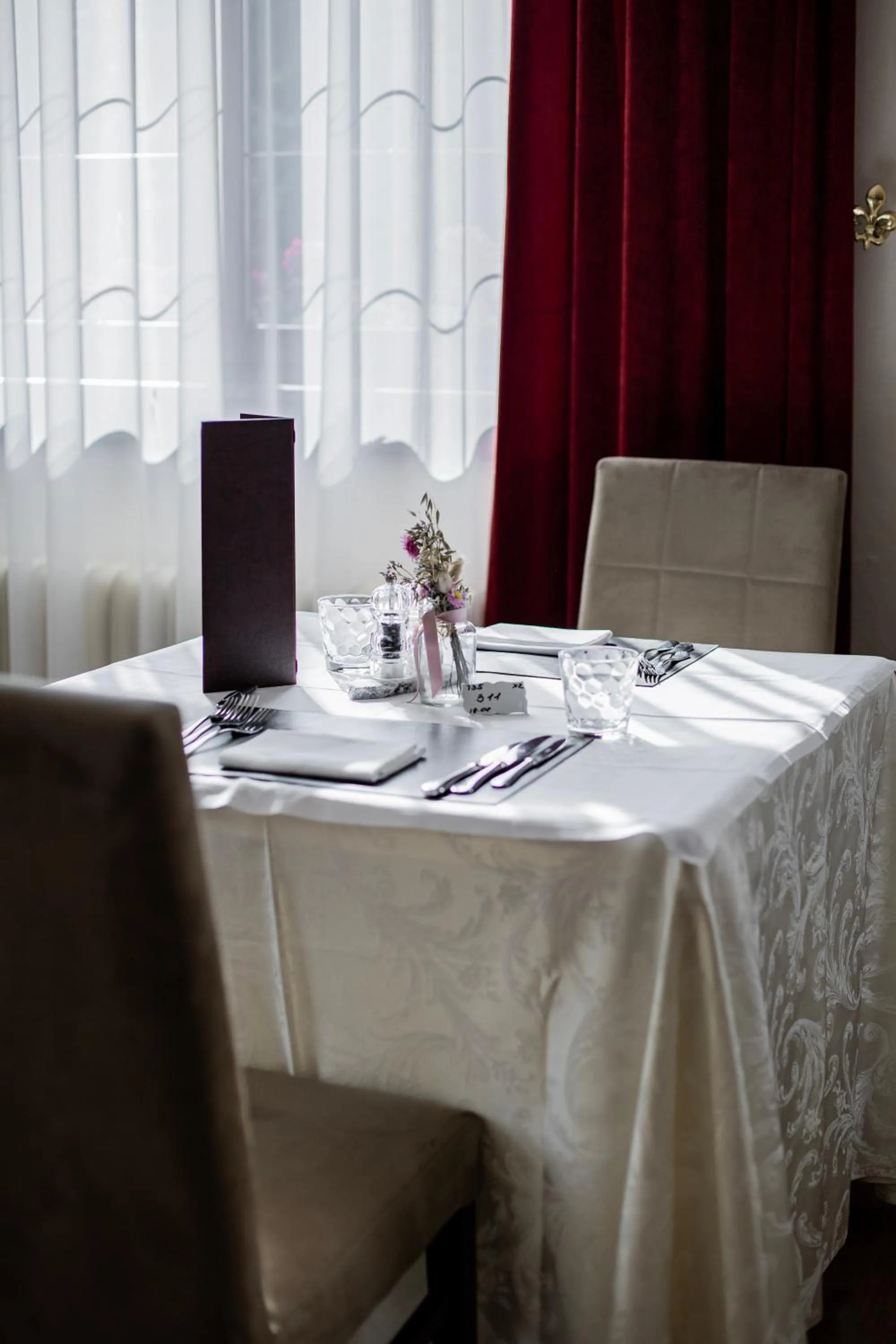 Restaurant/places to eat in Kristallhotel Corona-Krone