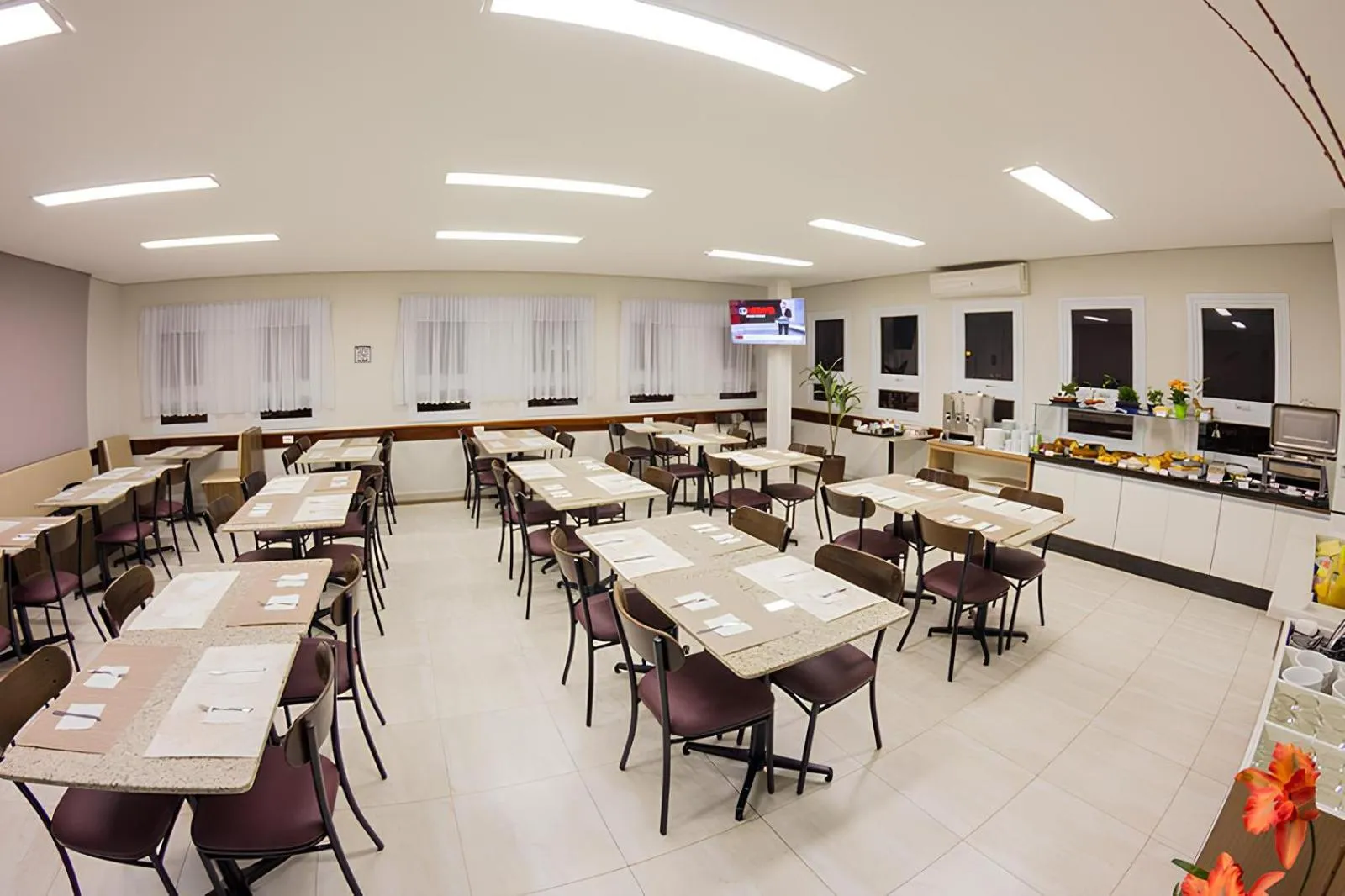 Restaurant/places to eat in Hotel Toyo Inn