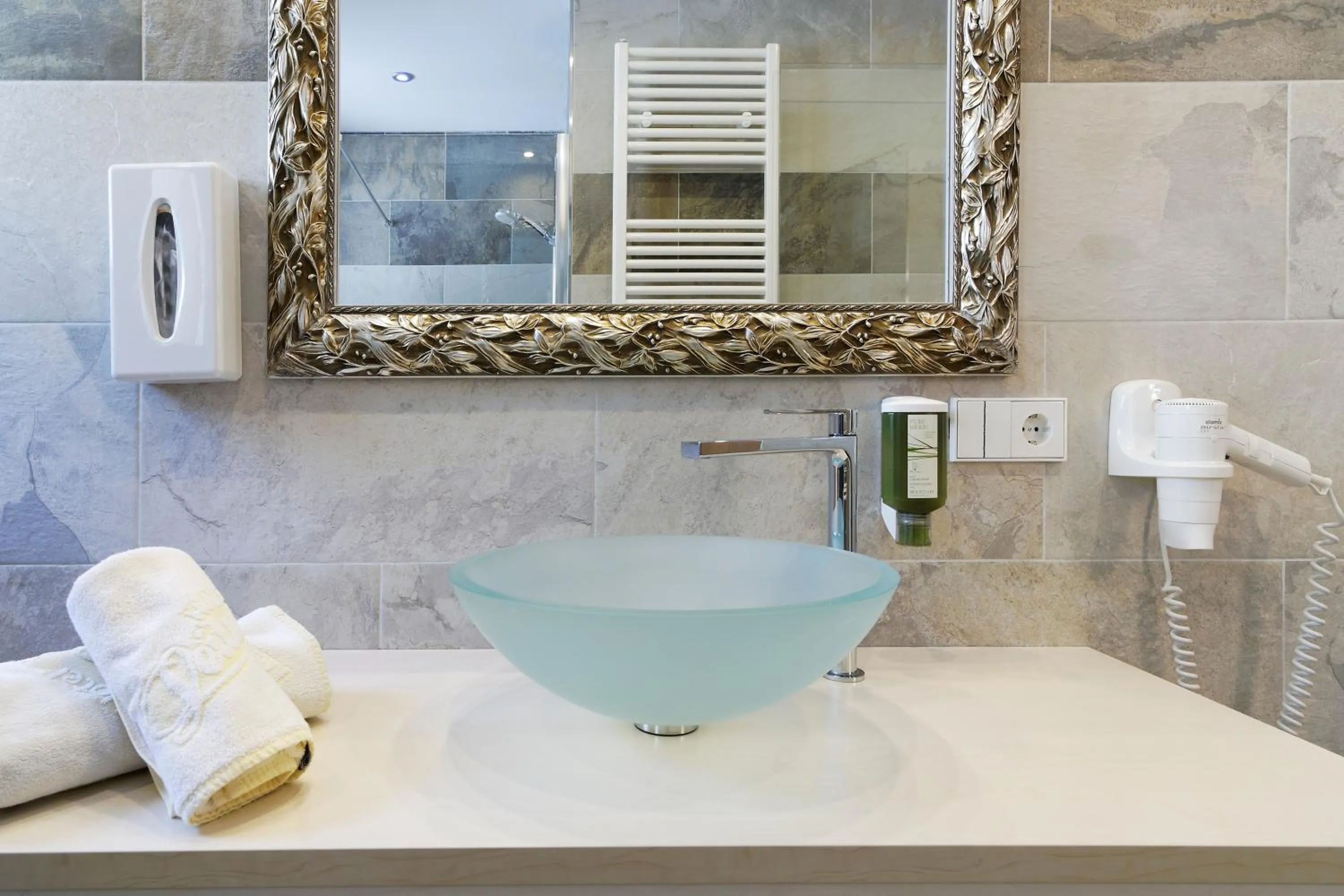 Bathroom in Hotel Leitner