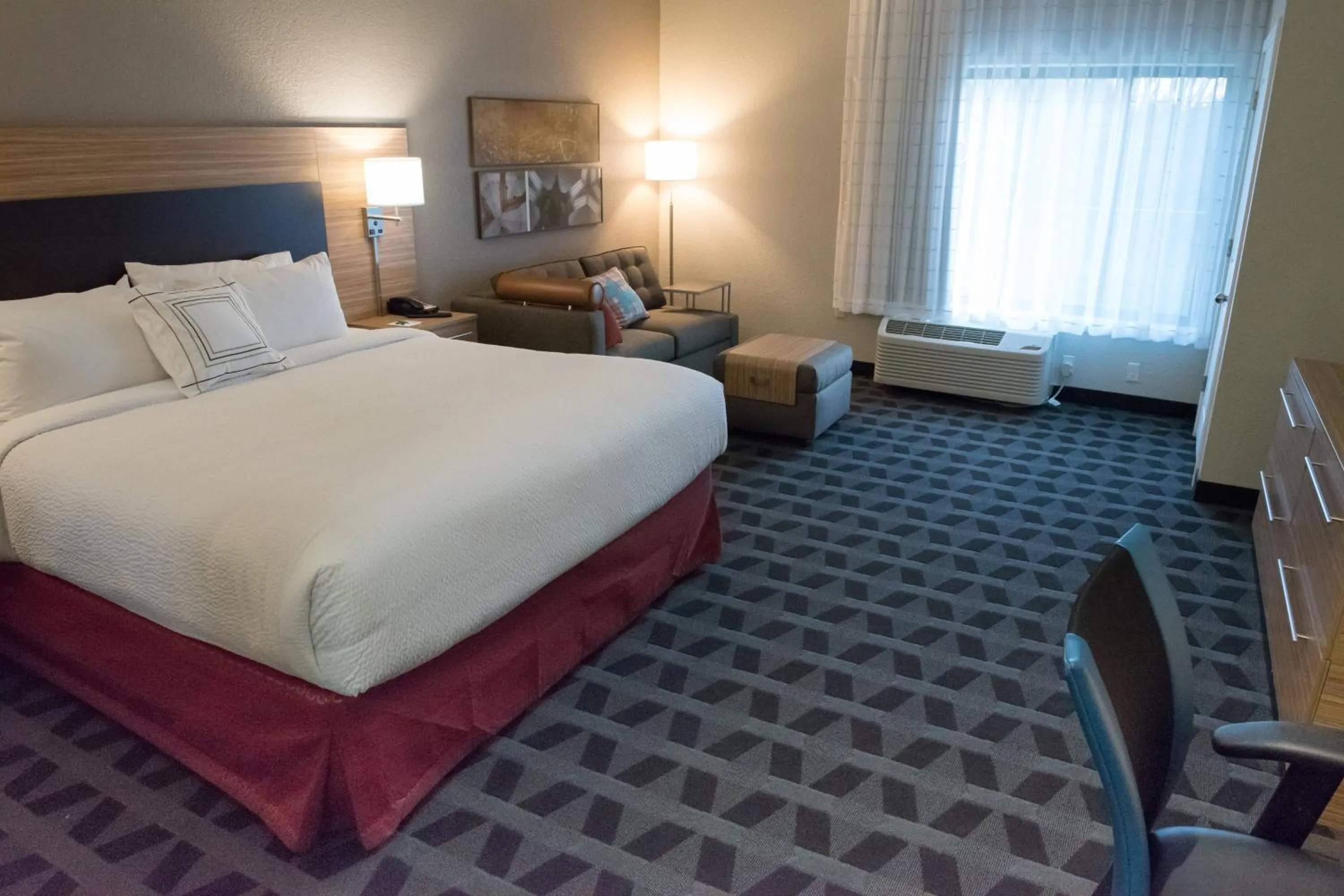 Photo of the whole room, Bed in TownePlace Suites by Marriott Battle Creek