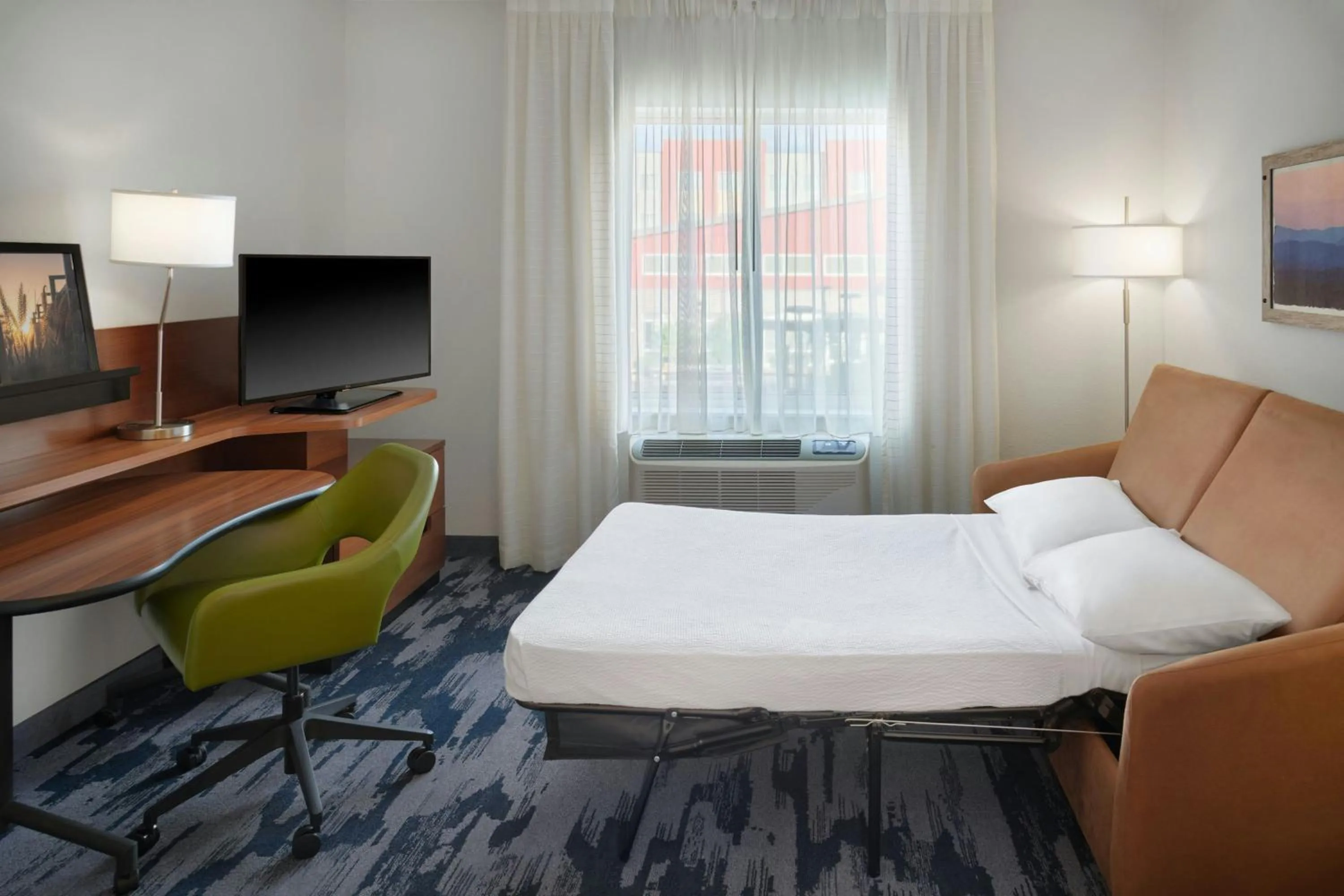 Photo of the whole room, Bed in Fairfield Inn & Suites by Marriott Charlotte Airport