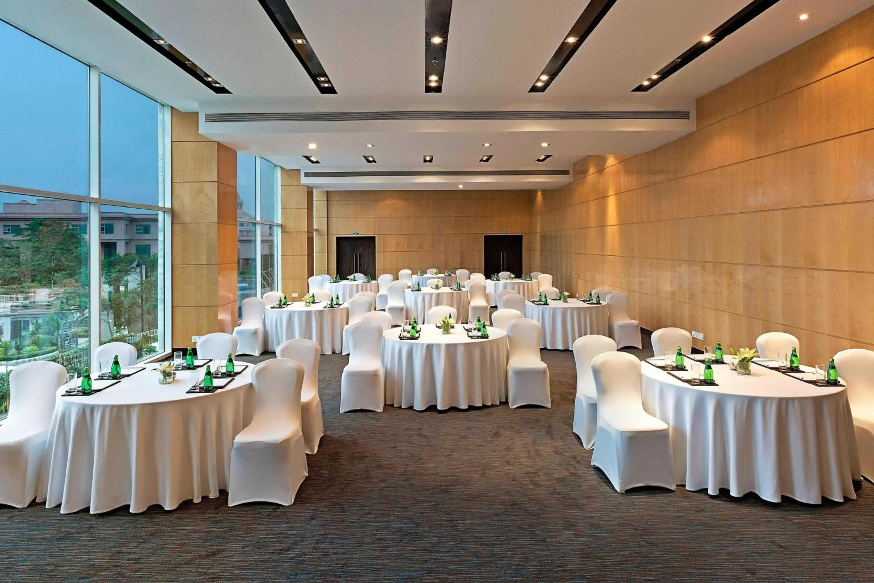 Meeting/conference room in Fairfield by Marriott Lucknow