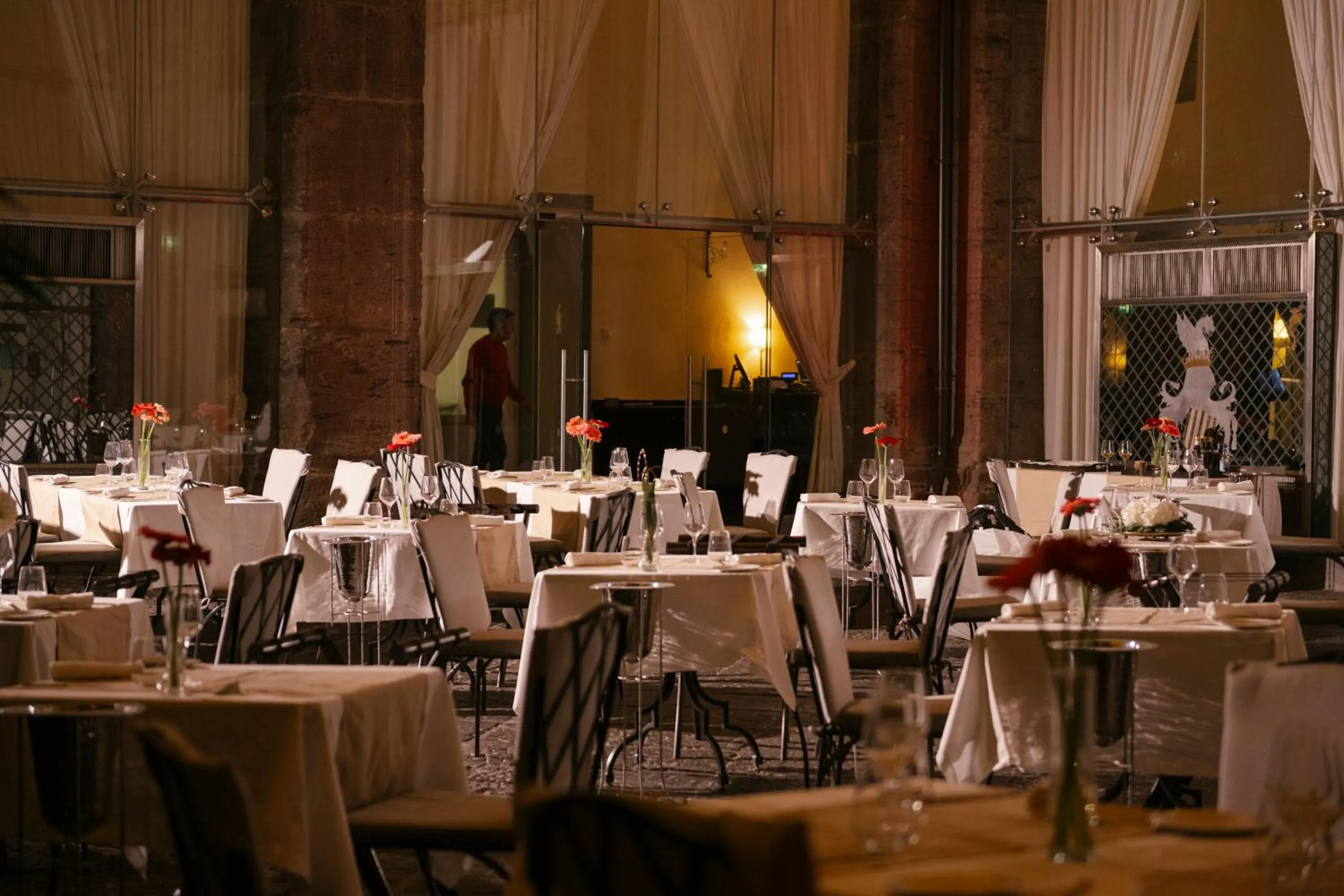 Restaurant/places to eat in Palazzo Caracciolo Naples