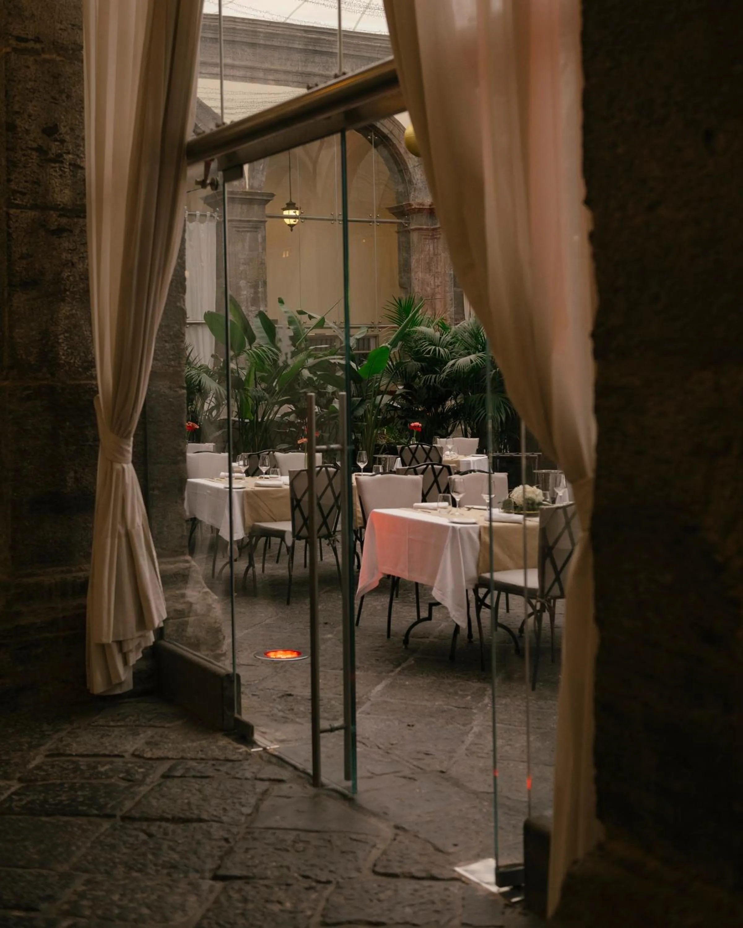 Restaurant/places to eat in Palazzo Caracciolo Naples
