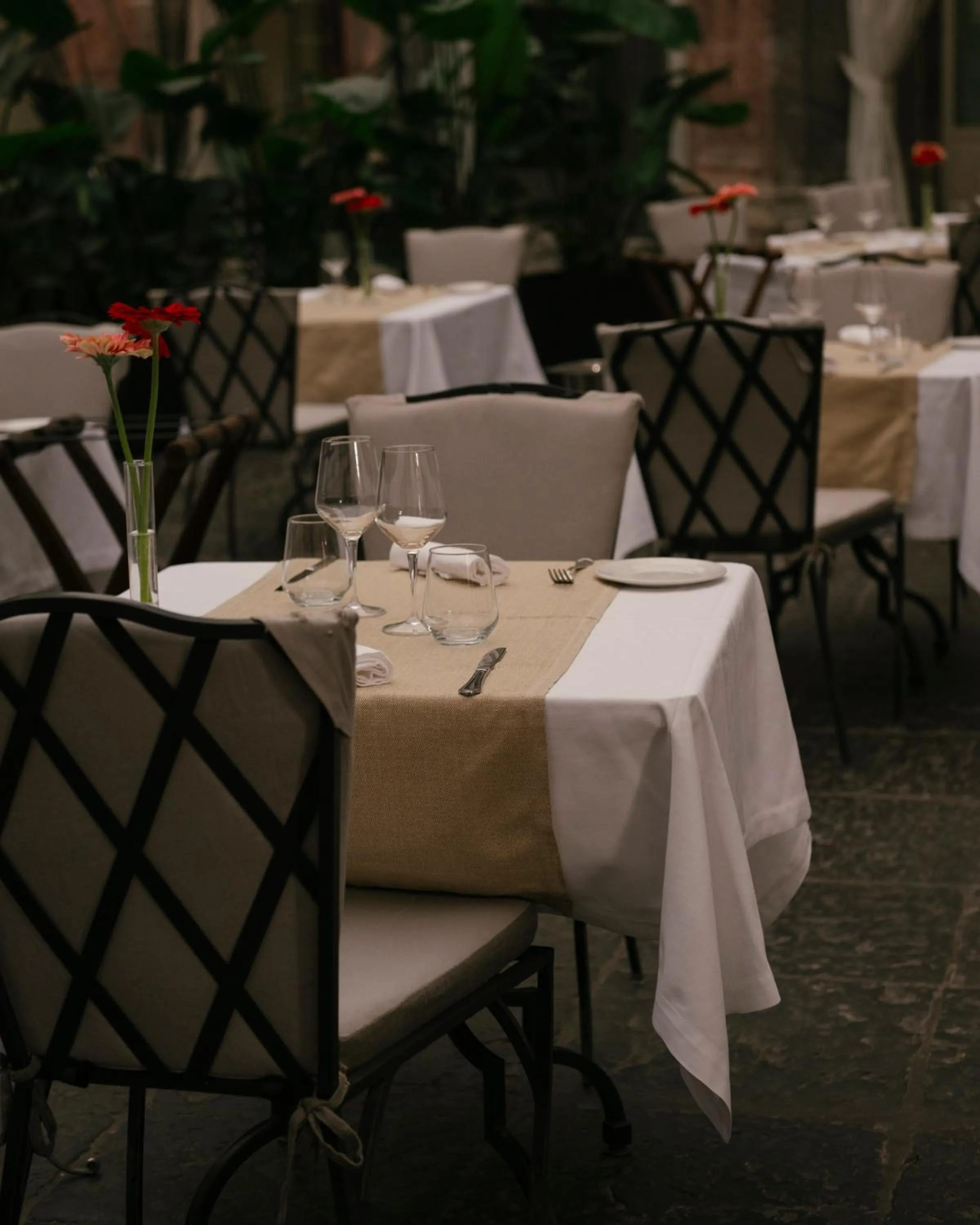 Restaurant/places to eat in Palazzo Caracciolo Naples