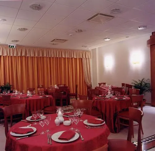 Restaurant/places to eat in Hotel Daniela