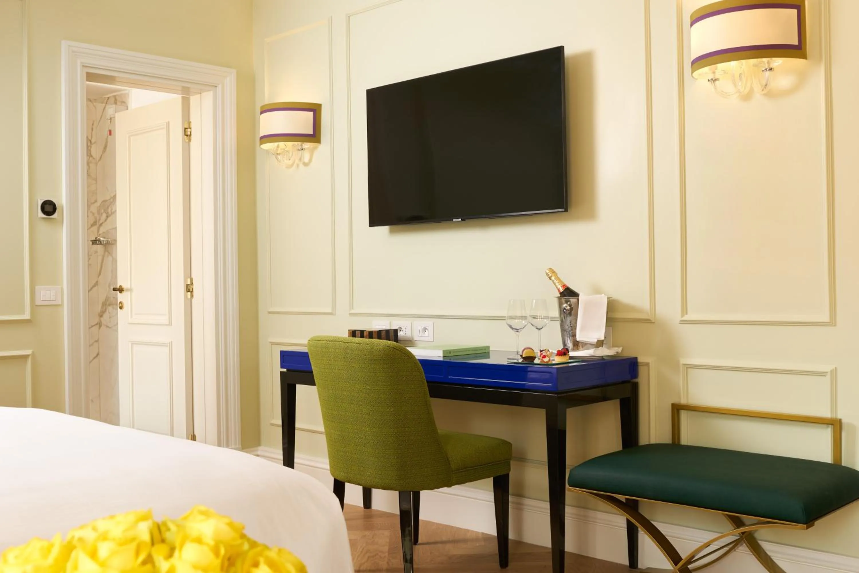 TV and multimedia, Bed in Palazzo Ripetta