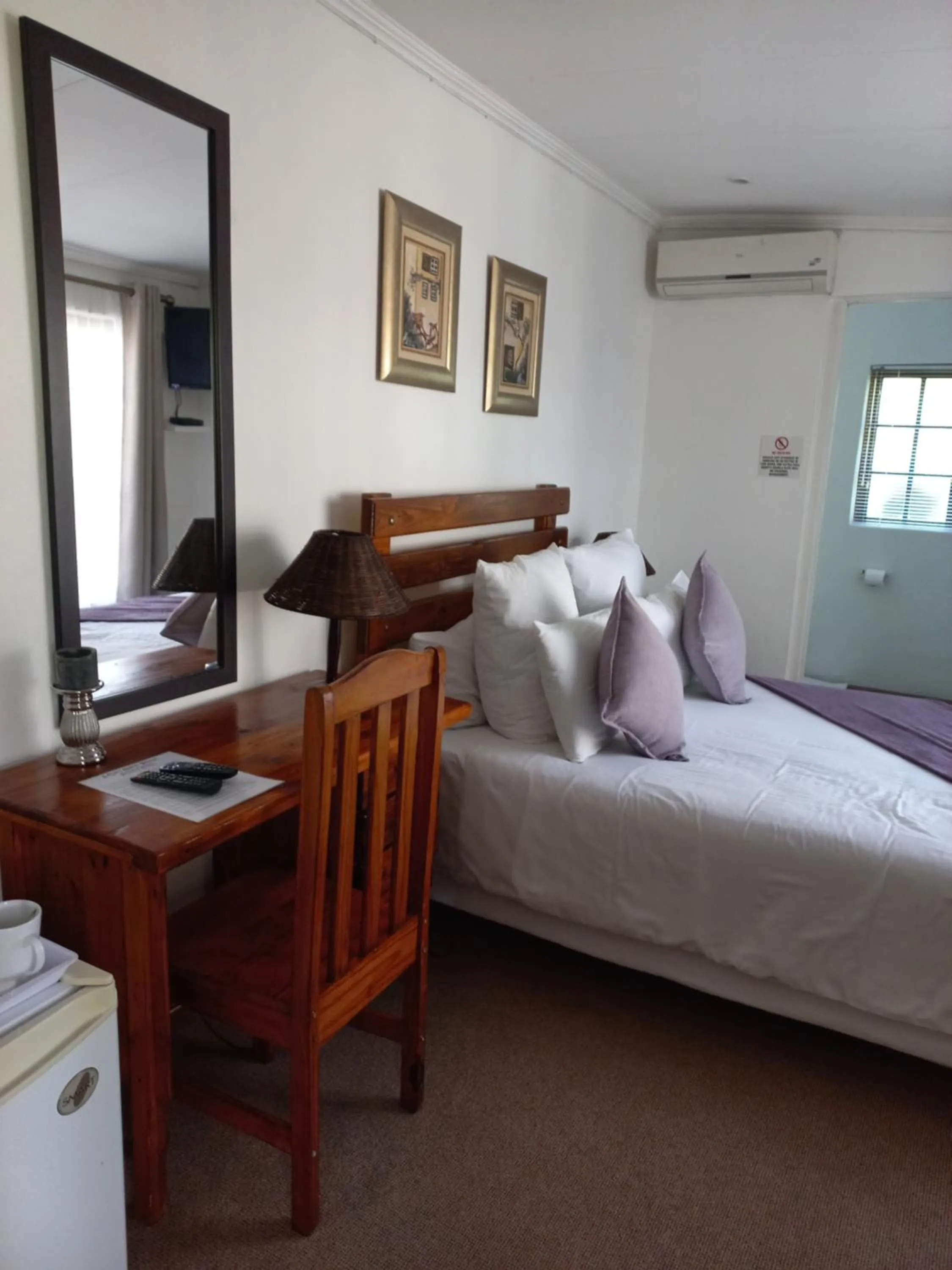 Bed in J'Cups Guest House