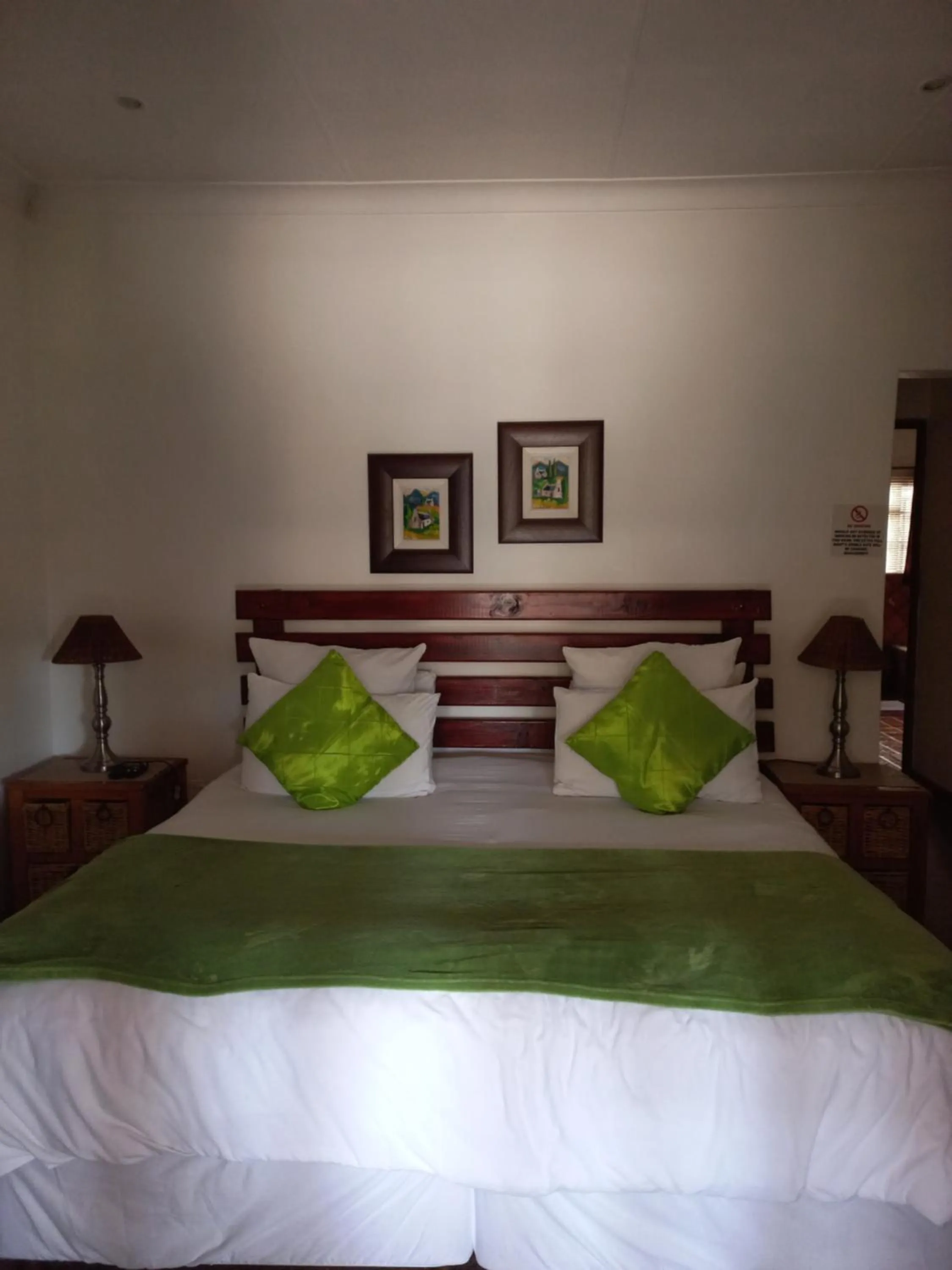 Bed in J'Cups Guest House
