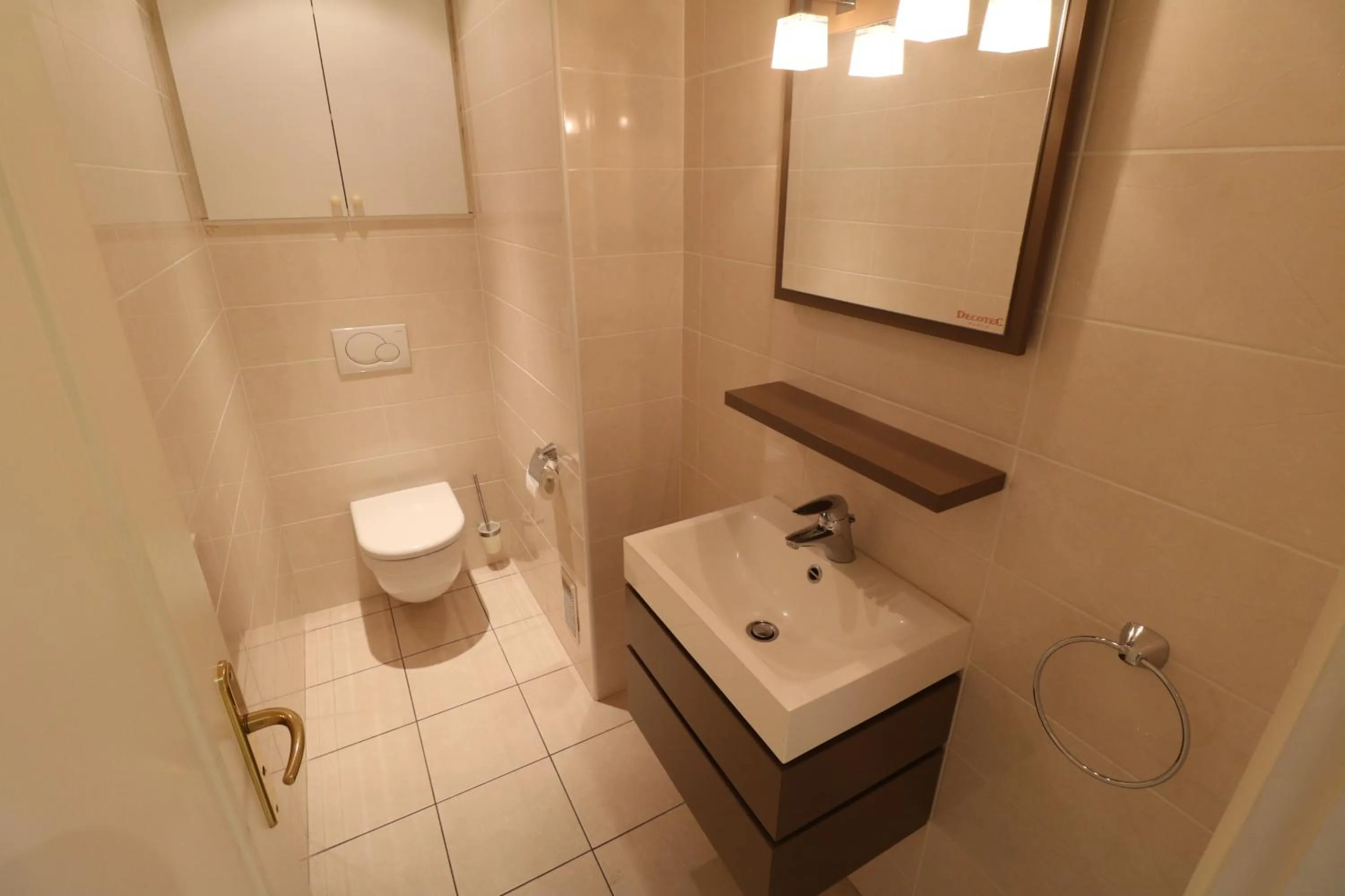 Toilet in 2 bedroom & studio Palais Royal 2 mins from Croisette and Carlton
