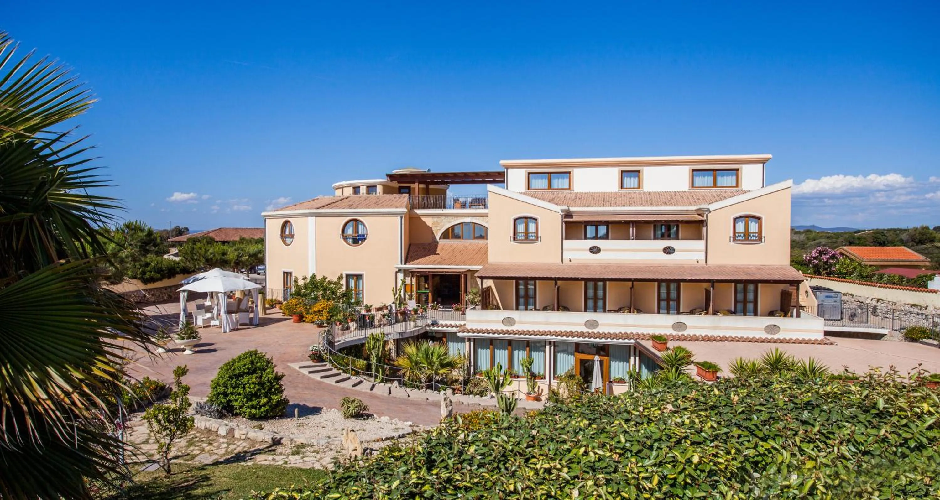 Property building in Hotel Raffael PHG