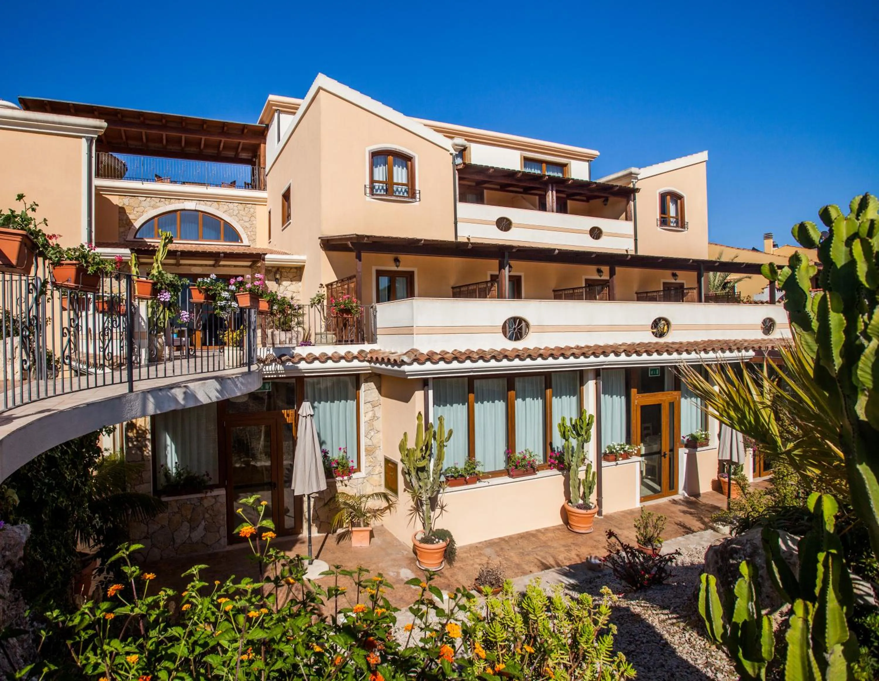 Property building in Hotel Raffael PHG