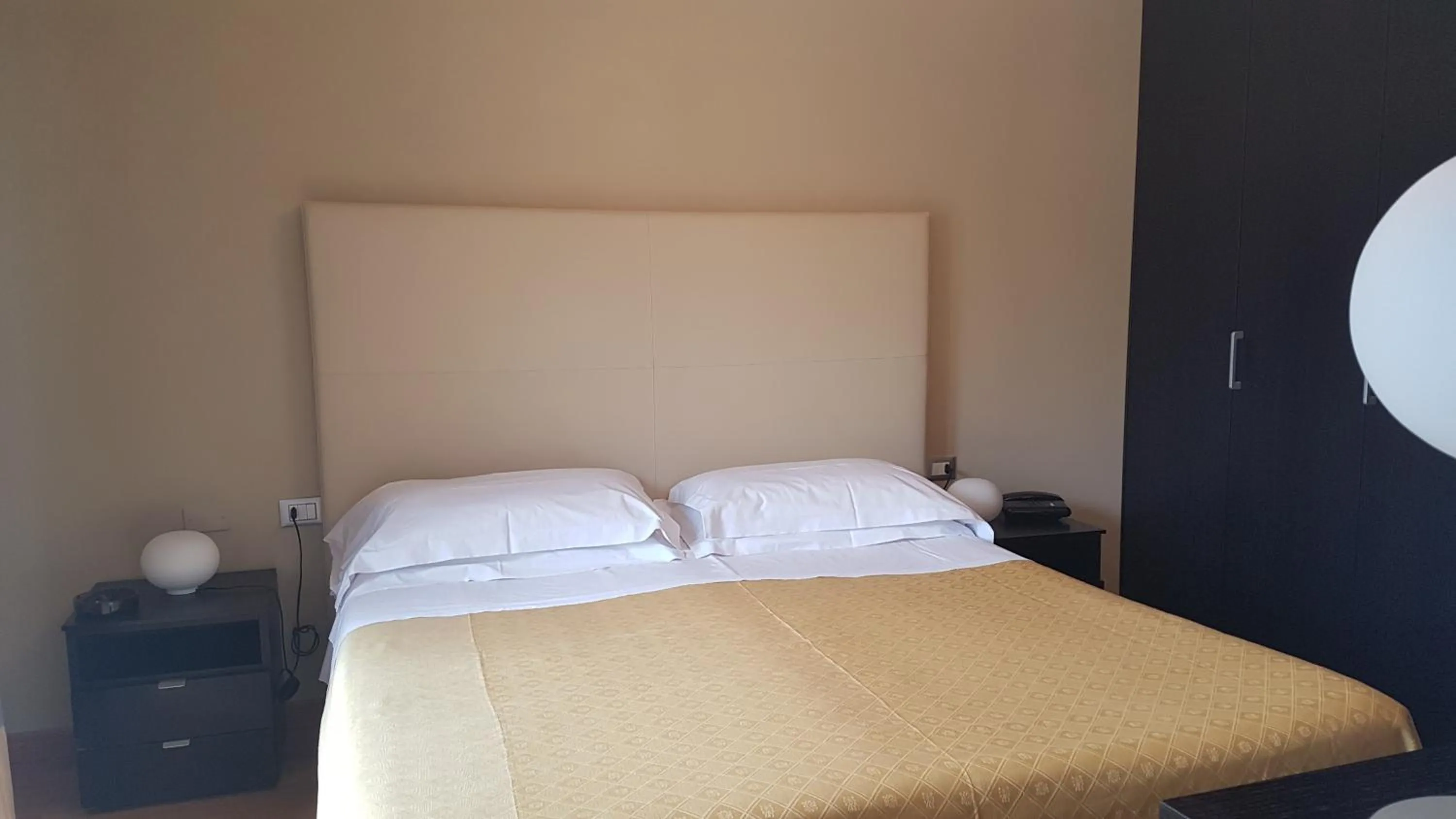 Bed in Hotel Corso Alaxi Hotels