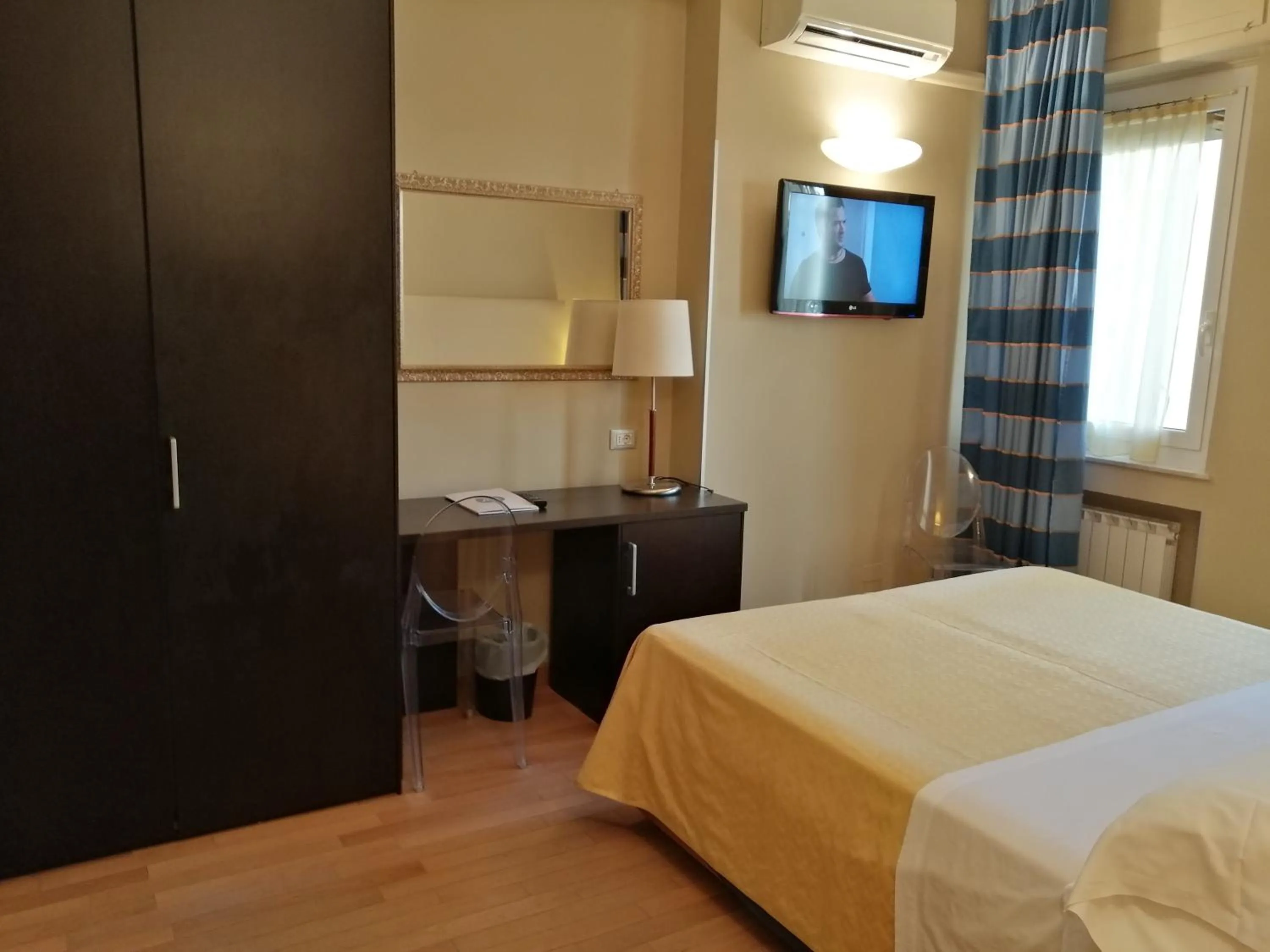 Bed in Hotel Corso Alaxi Hotels