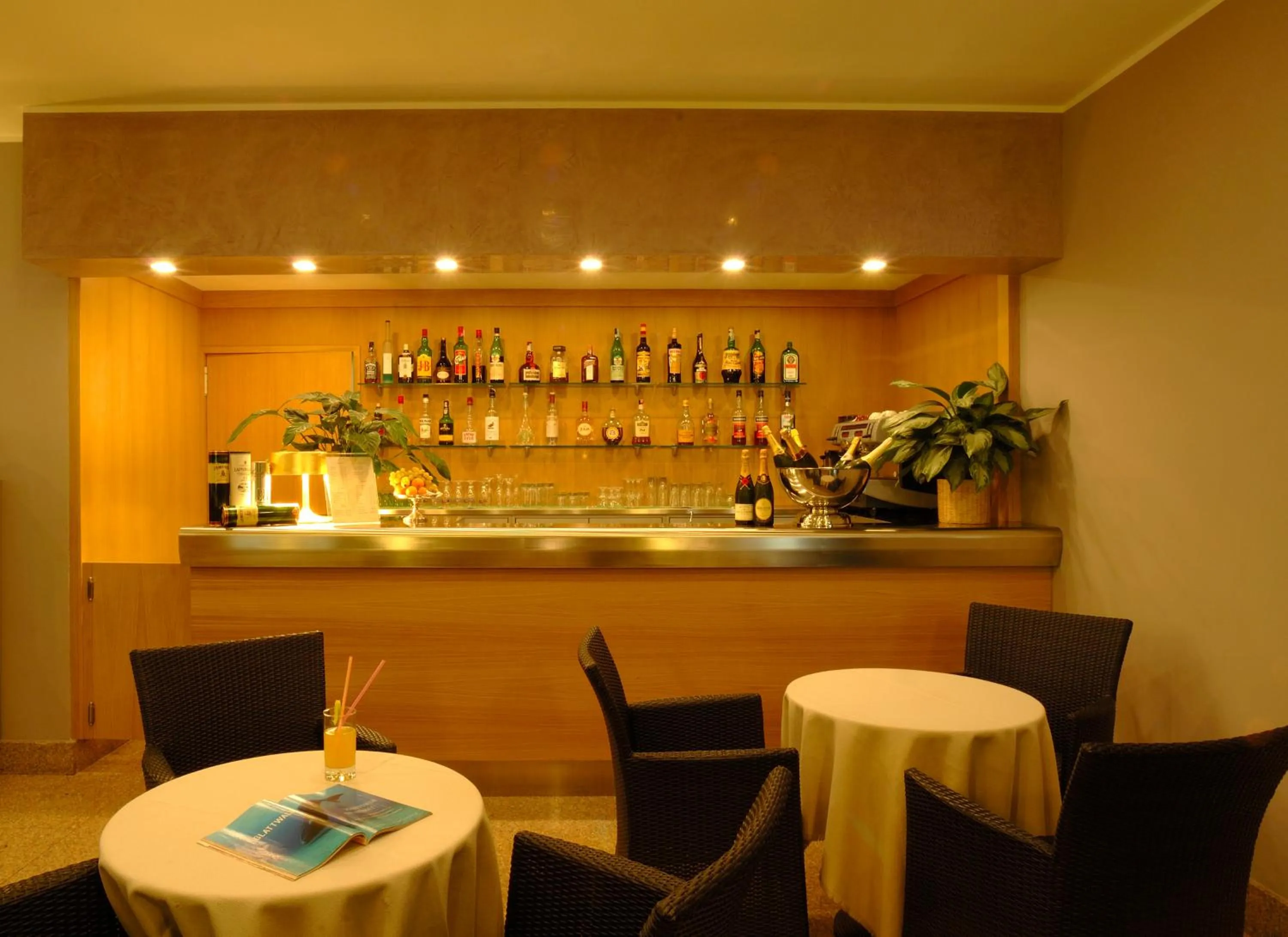 Lounge or bar in Hotel Corso Alaxi Hotels