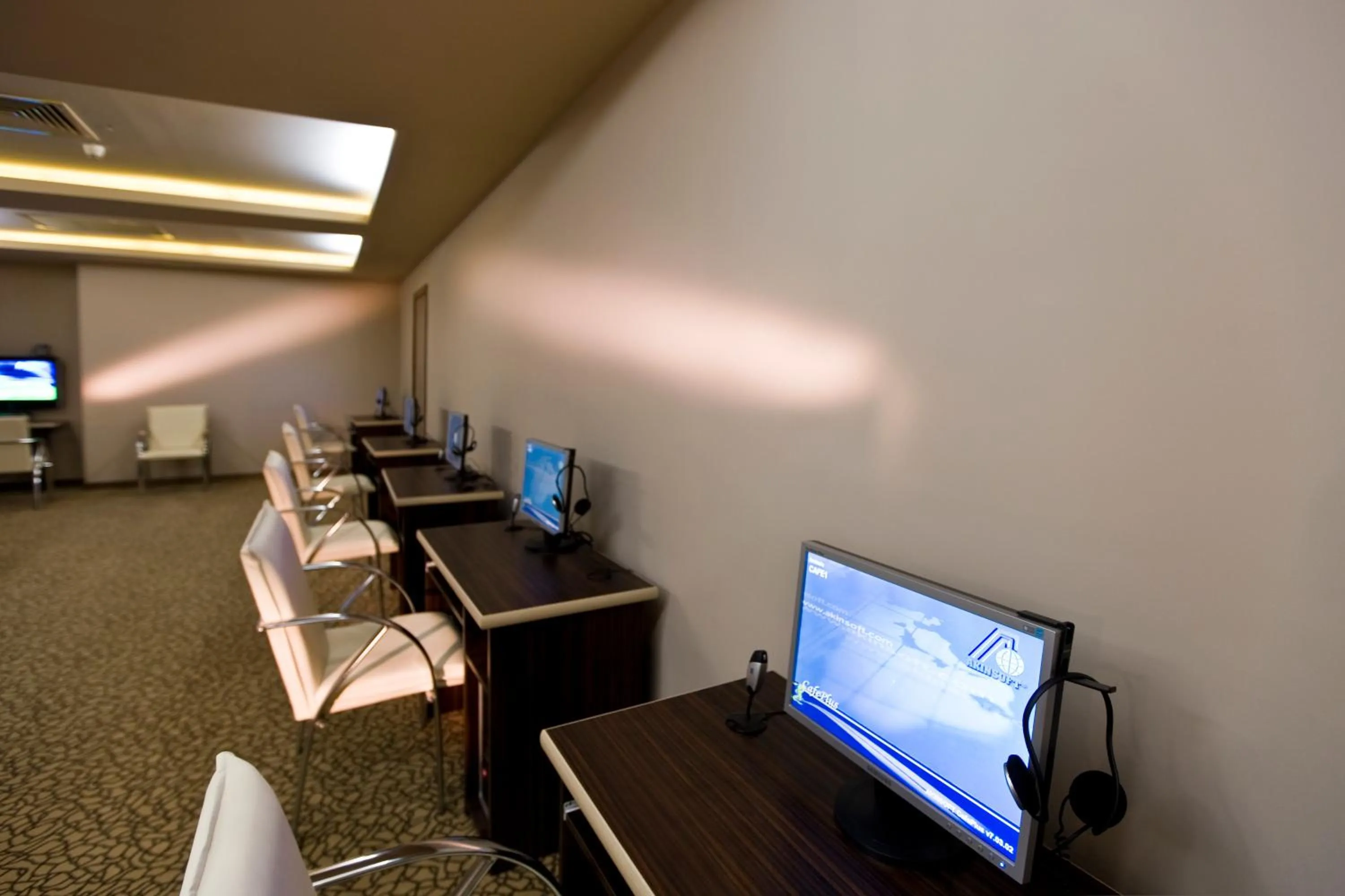Business facilities in Fantasia Deluxe Hotel