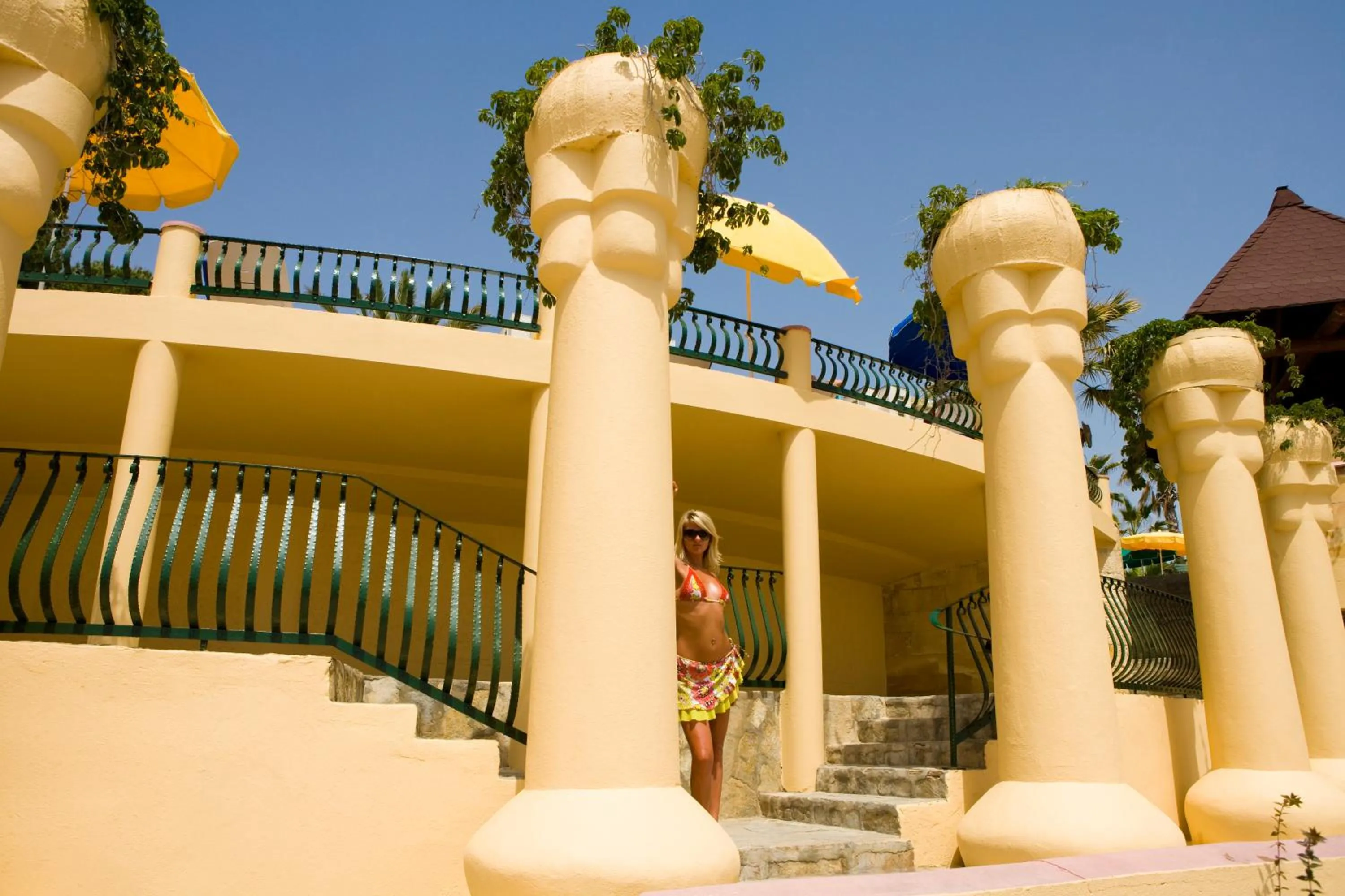 Day in Fantasia Deluxe Hotel