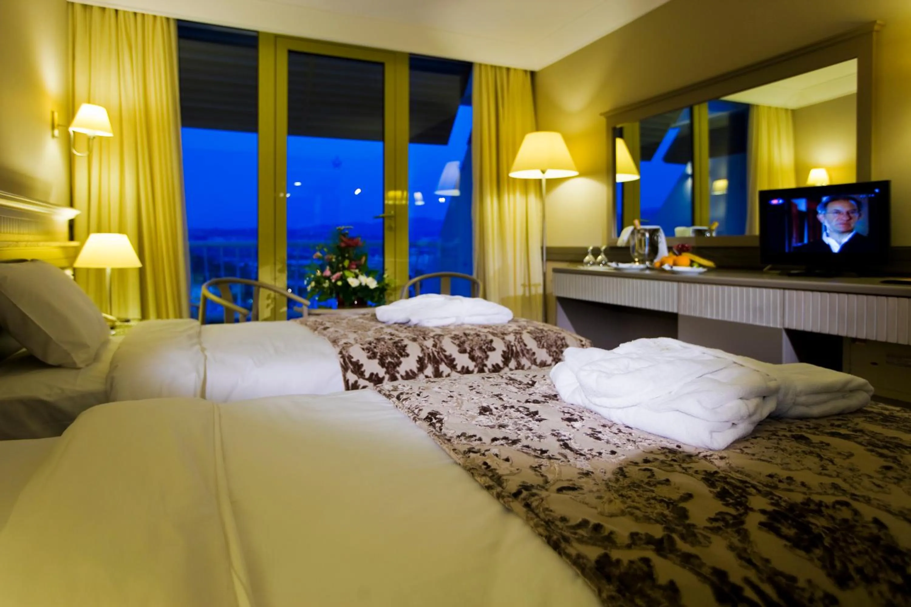 Night, Bed in Fantasia Deluxe Hotel