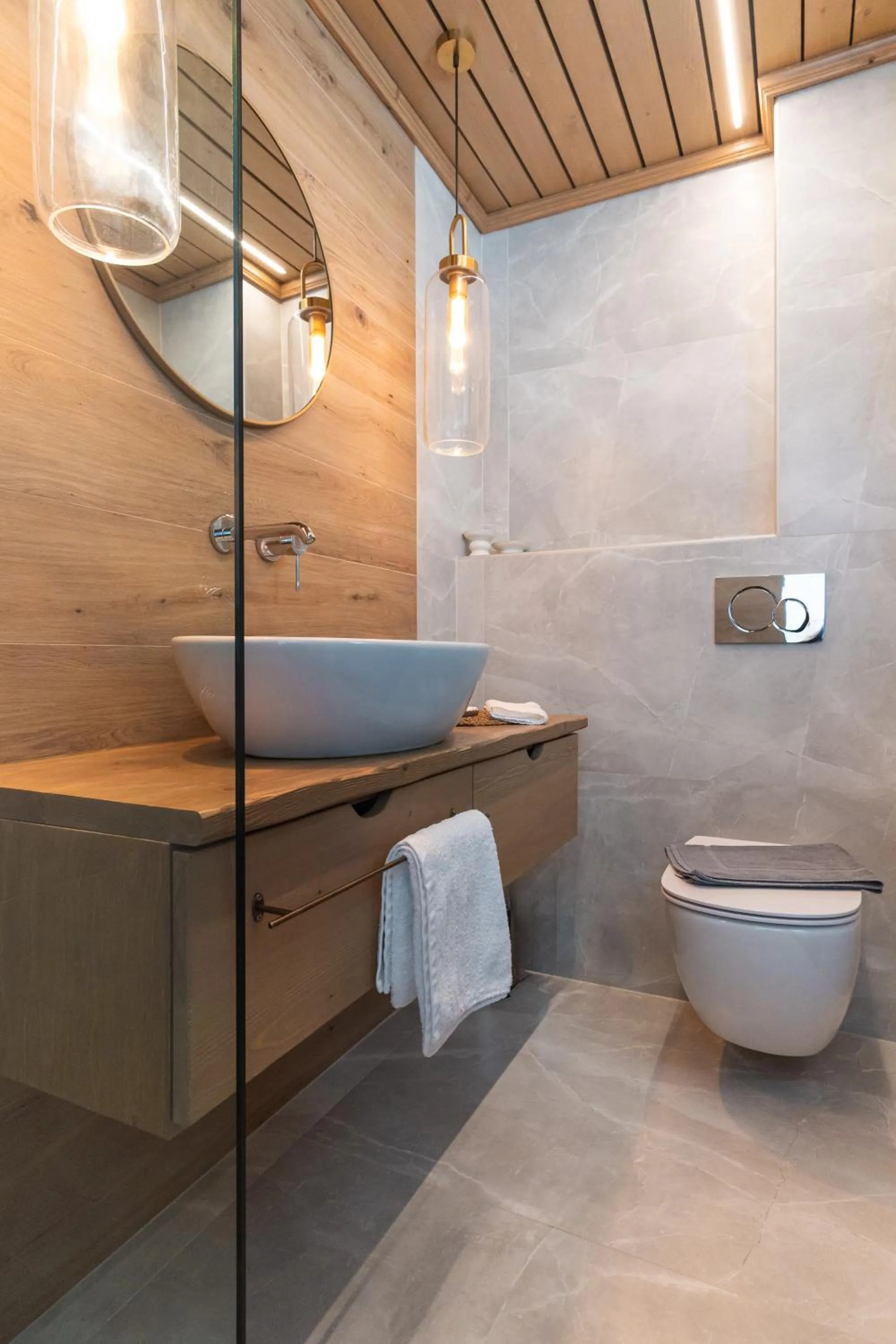 Bathroom in Sunrise Hotel