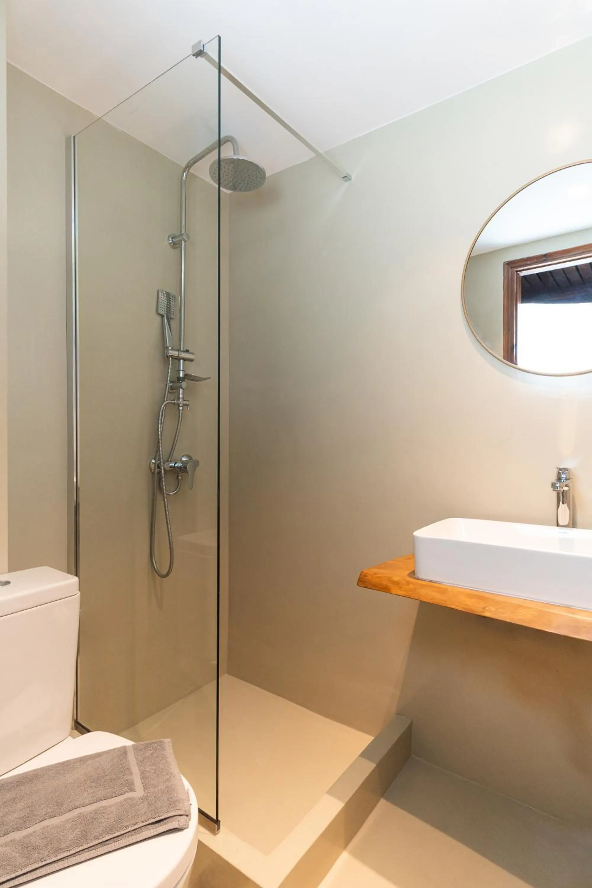 Shower in Sunrise Hotel