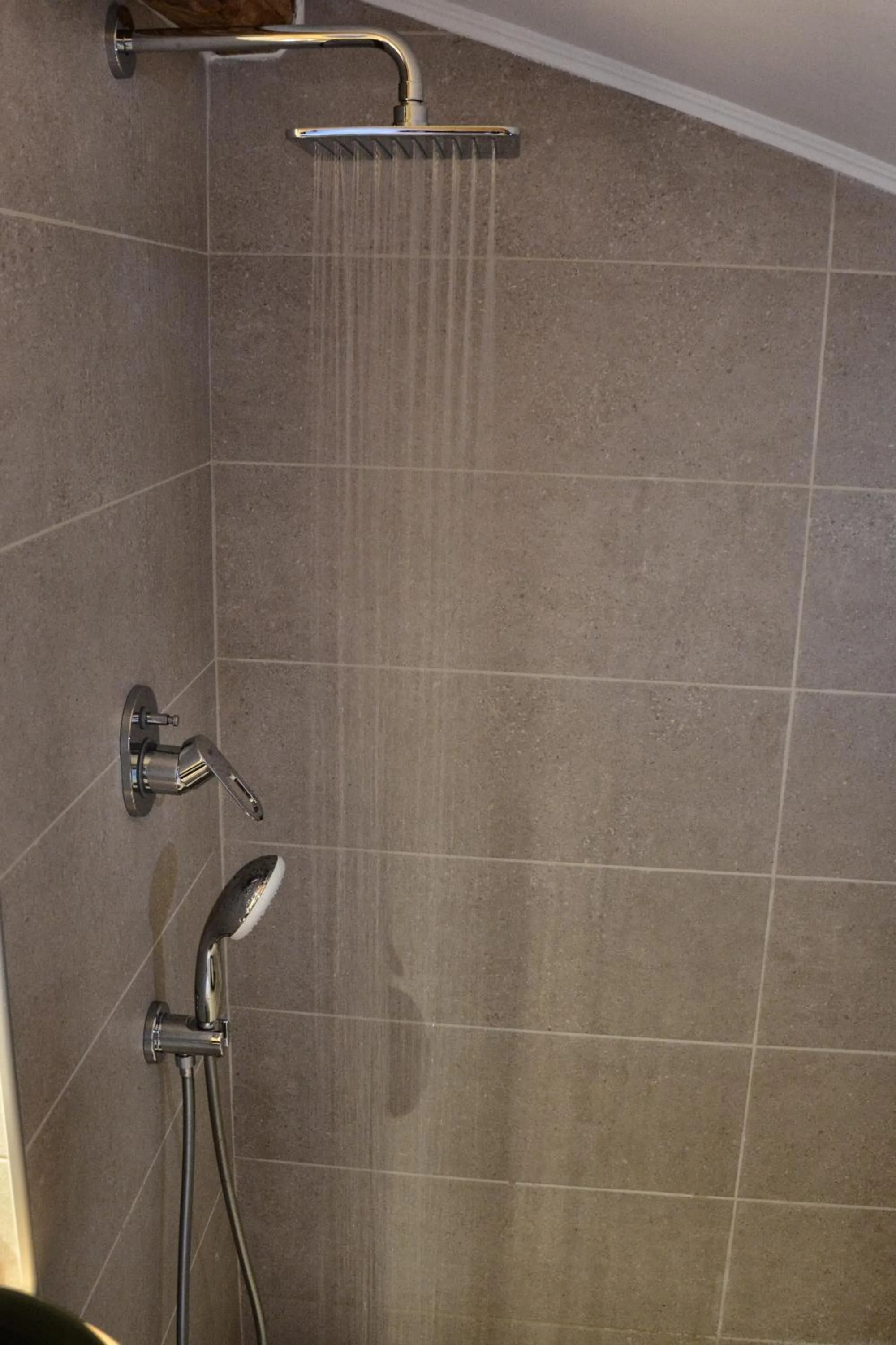 Bathroom in Sunrise Hotel