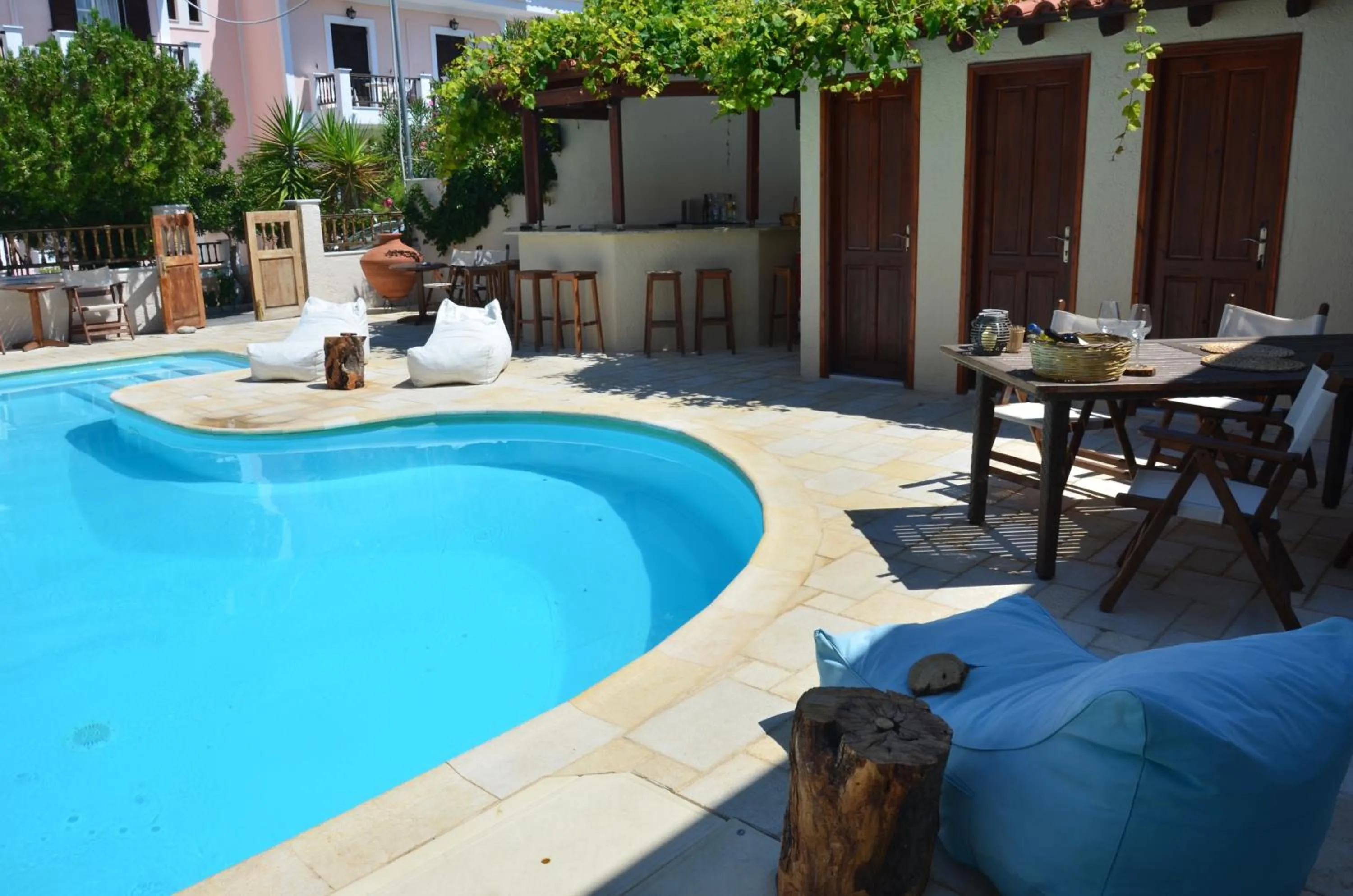 Swimming pool in Sunrise Hotel