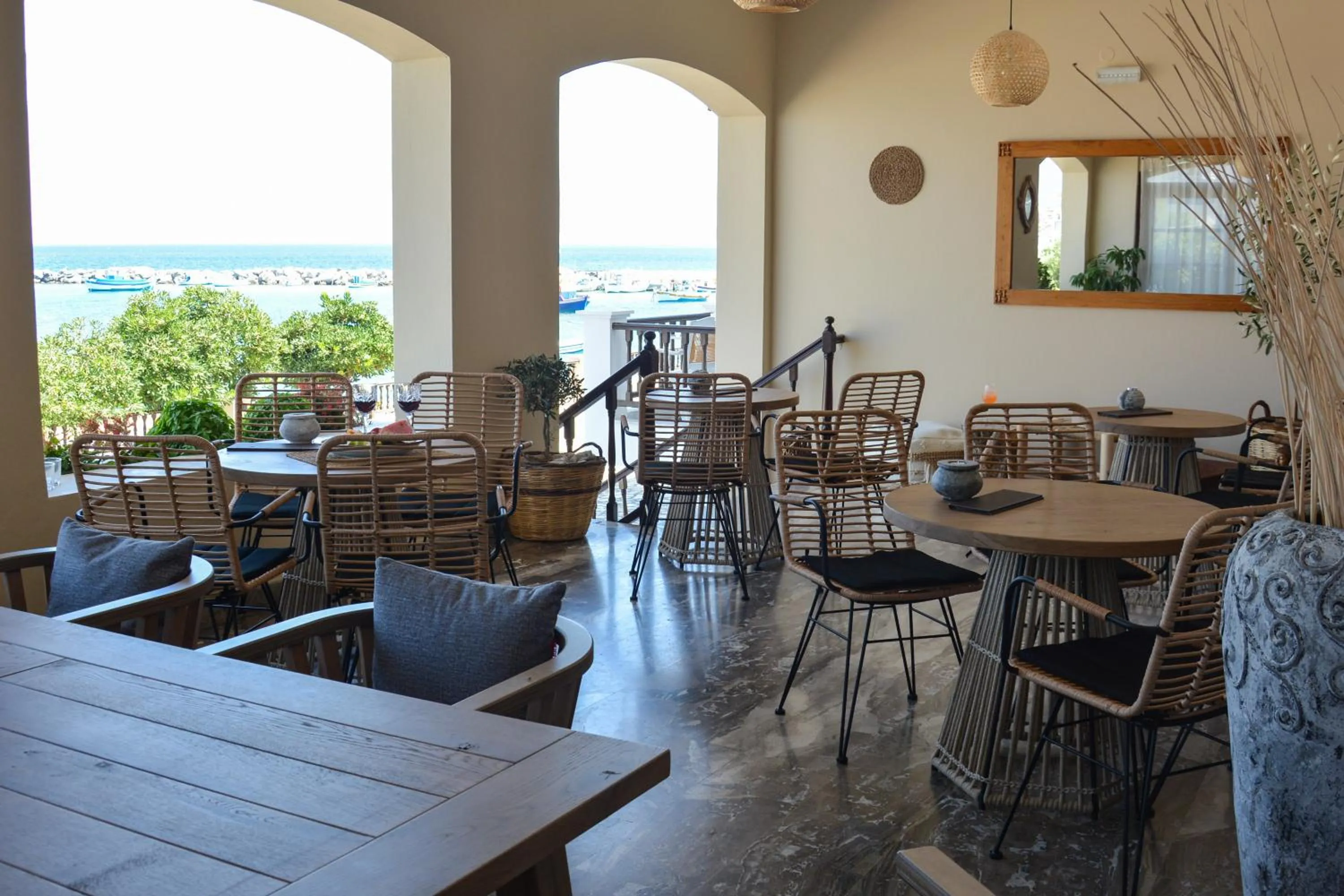 Lounge or bar in Sunrise Hotel