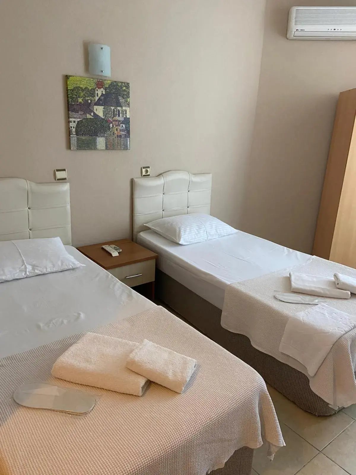 Standard Twin Room in Nese Hotel Standard Twin Room in Nese Hotel