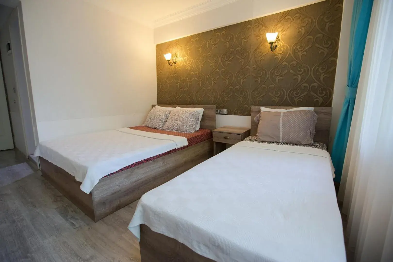 Standard Triple Room with Balcony in Ozbay Hotel Standard Triple Room with Balcony in Ozbay Hotel