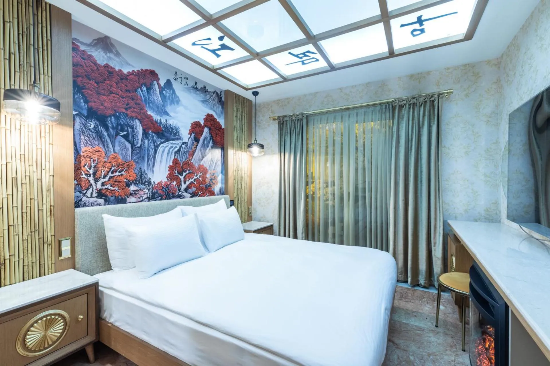 Bed in Wyndham Istanbul Old City