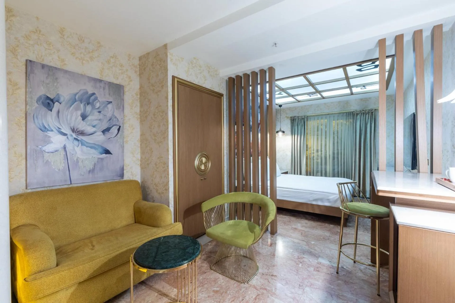 Living room, Bed in Wyndham Istanbul Old City